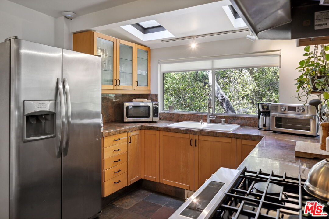 Topanga, California, 90290, United States, 4 Bedrooms Bedrooms, ,3 BathroomsBathrooms,Residential,For Sale,1795536