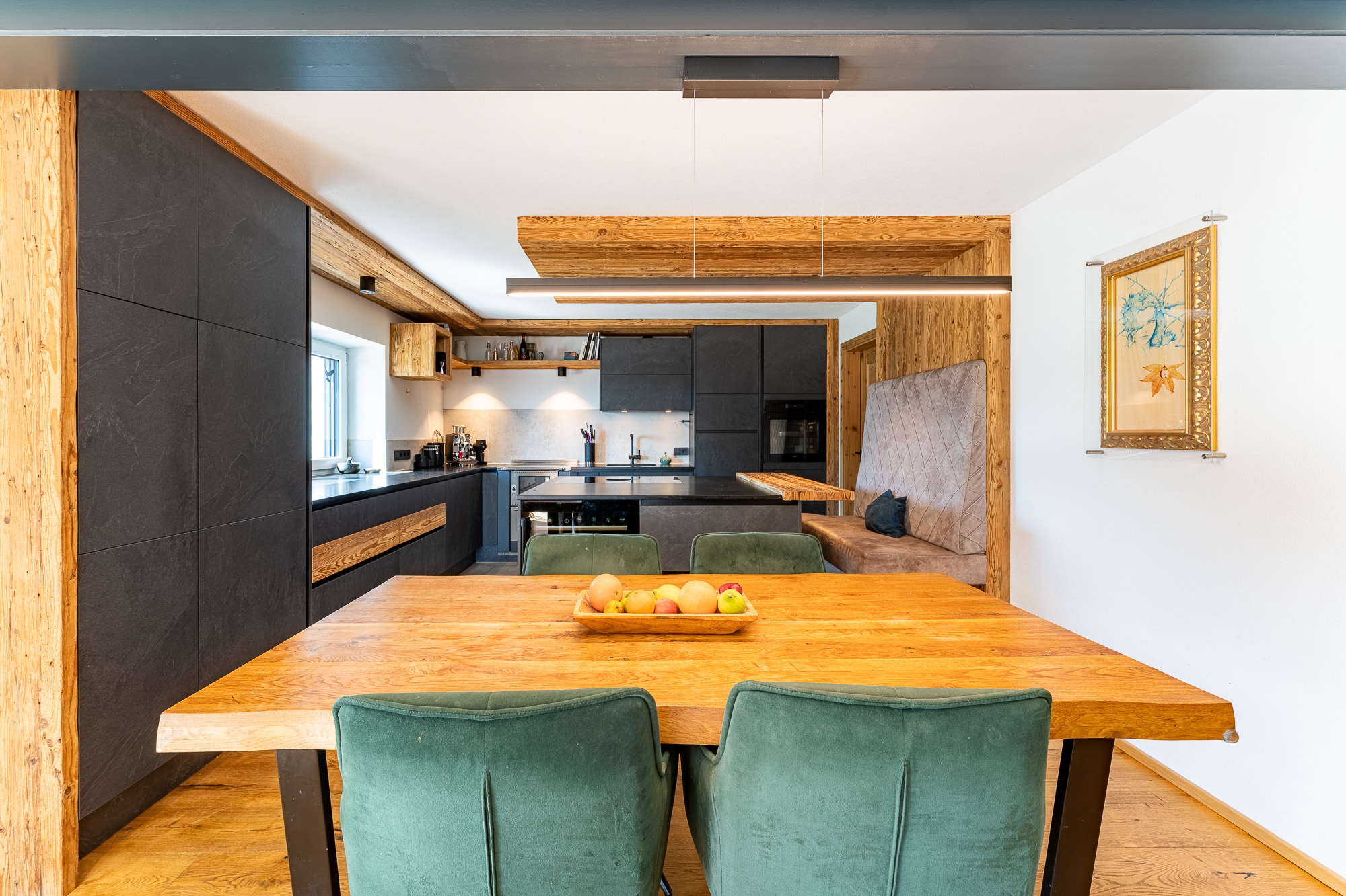  where  every day begin s with a view of the mountains: modern living with a pan... - 物件實景