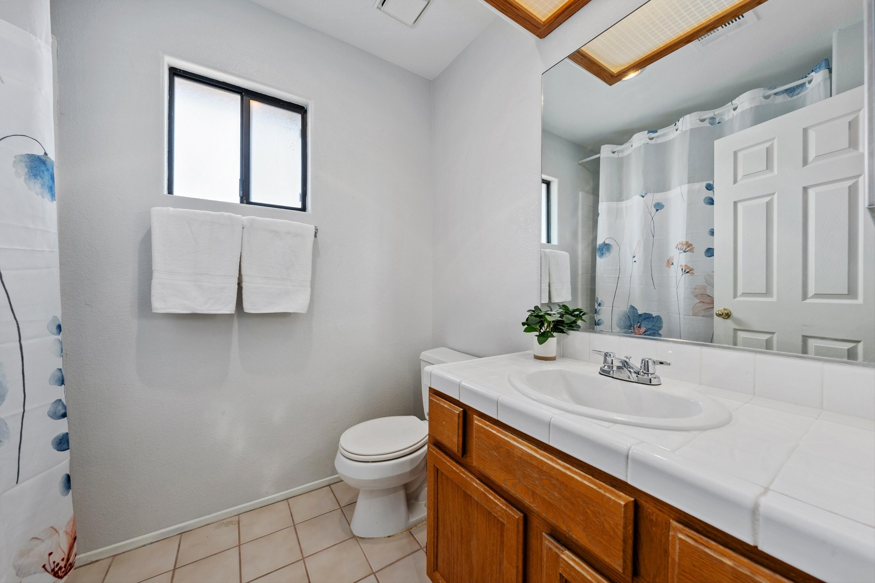 Indio, California, 92201, United States, 3 Bedrooms Bedrooms, ,2 BathroomsBathrooms,Residential,For Sale,1891507