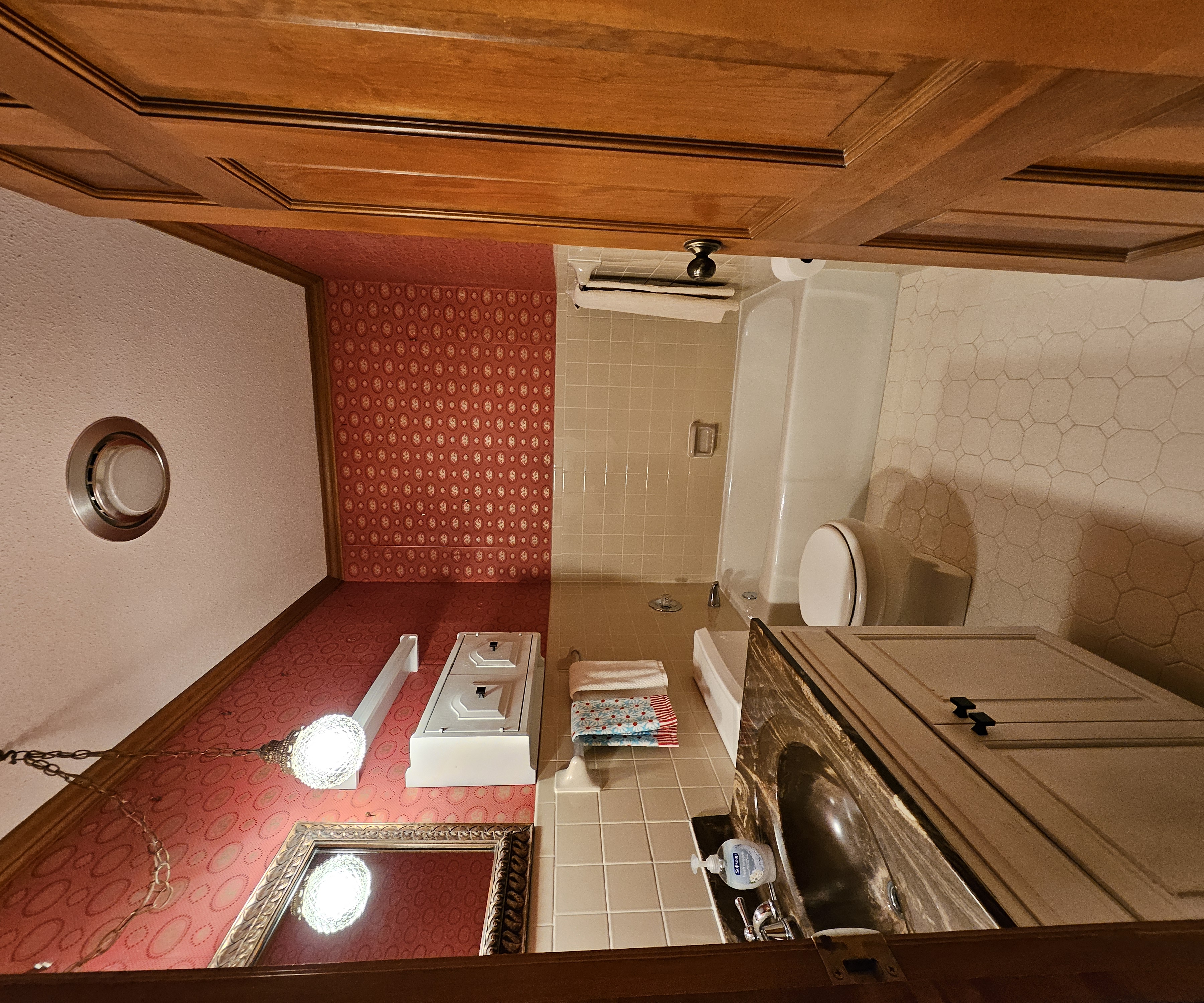 Hannibal, Missouri, 63401, United States, 3 Bedrooms Bedrooms, ,2 BathroomsBathrooms,Residential,For Sale,1981239