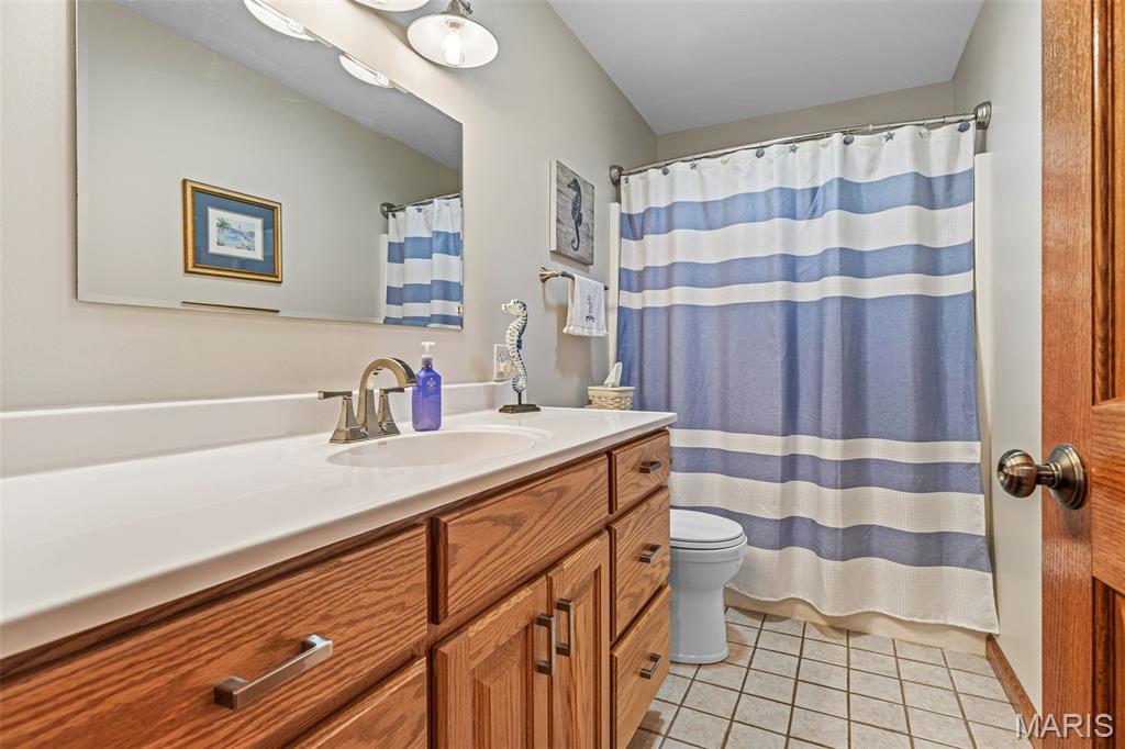 Farmington, Missouri, 63640, United States, 3 Bedrooms Bedrooms, ,3 BathroomsBathrooms,Residential,For Sale,1947219