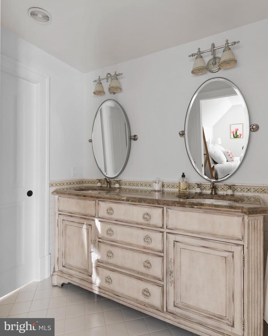 Annapolis, Maryland, 21401, United States, 6 Bedrooms Bedrooms, ,9 BathroomsBathrooms,Residential,For Sale,1744744