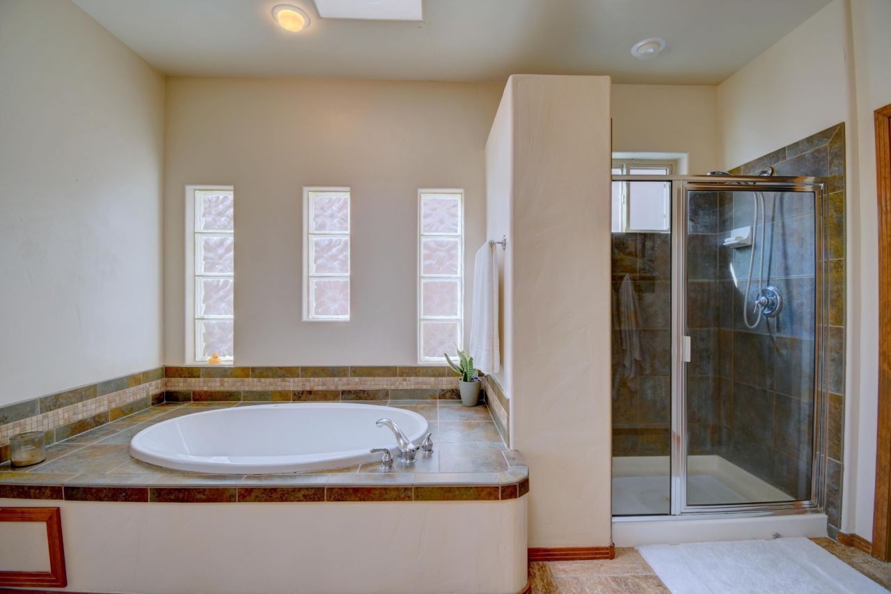 Albuquerque, New Mexico, 87120, United States, 4 Bedrooms Bedrooms, ,2 BathroomsBathrooms,Residential,For Sale,1972703