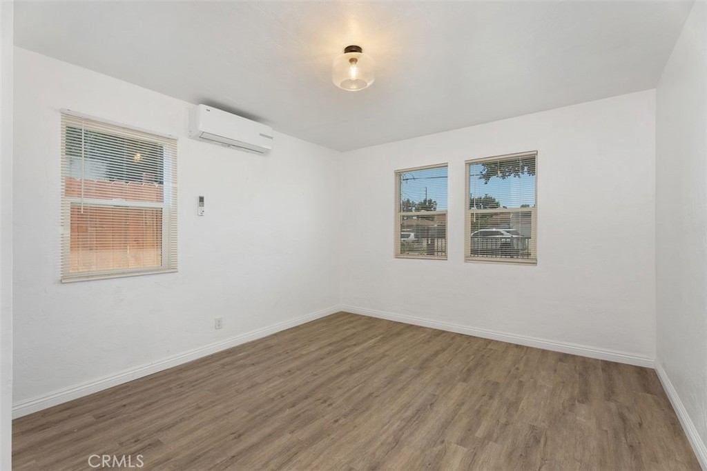 Santa Ana, California, 92701, United States, 5 Bedrooms Bedrooms, ,3 BathroomsBathrooms,Residential,For Sale,1837715