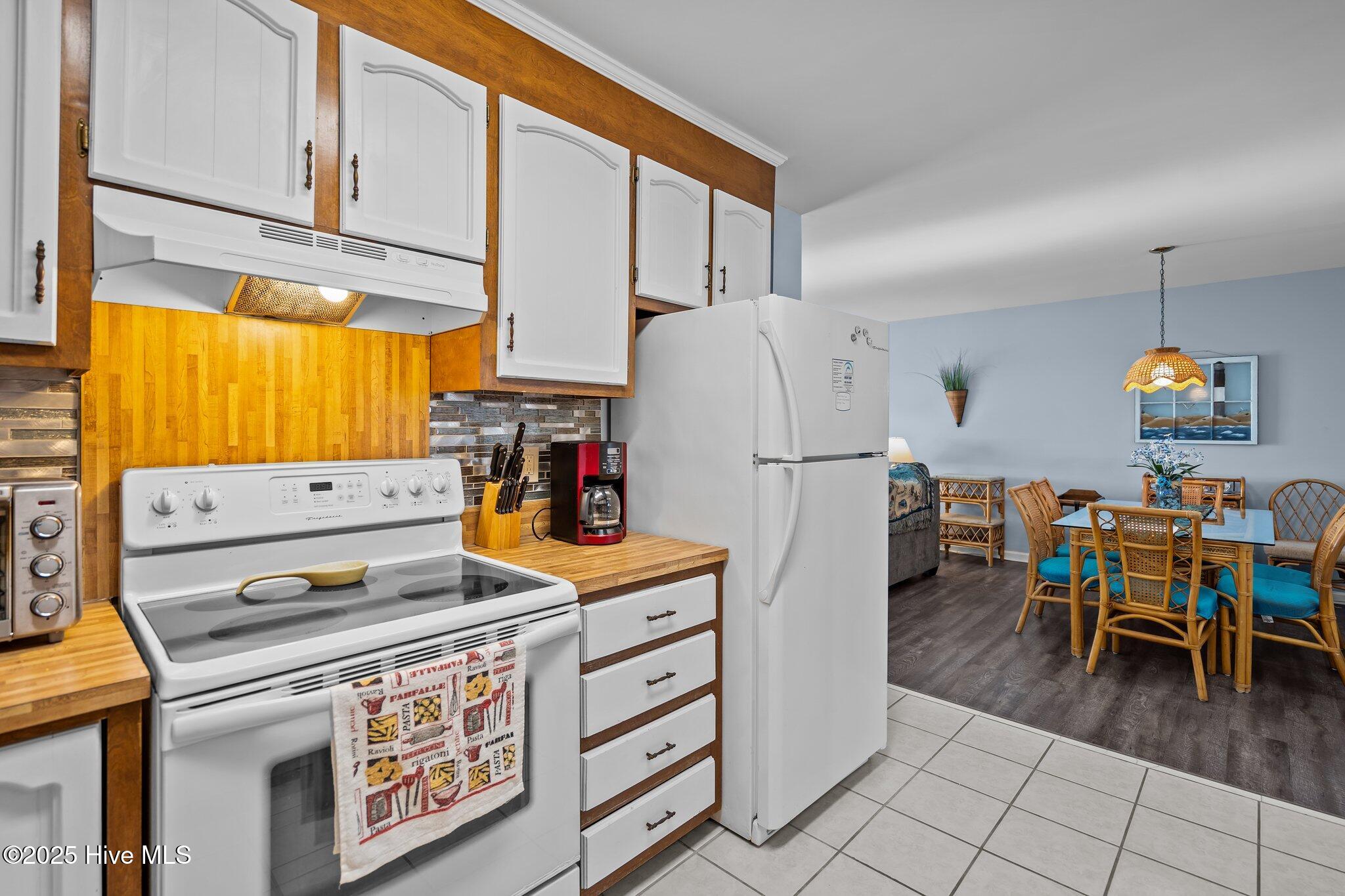 Carolina Beach, North Carolina, 28428, United States, 3 Bedrooms Bedrooms, ,2 BathroomsBathrooms,Residential,For Sale,1974214