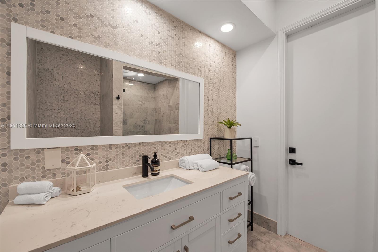 Miami, Florida, 33155, United States, 5 Bedrooms Bedrooms, ,4 BathroomsBathrooms,Residential,For Sale,1994722