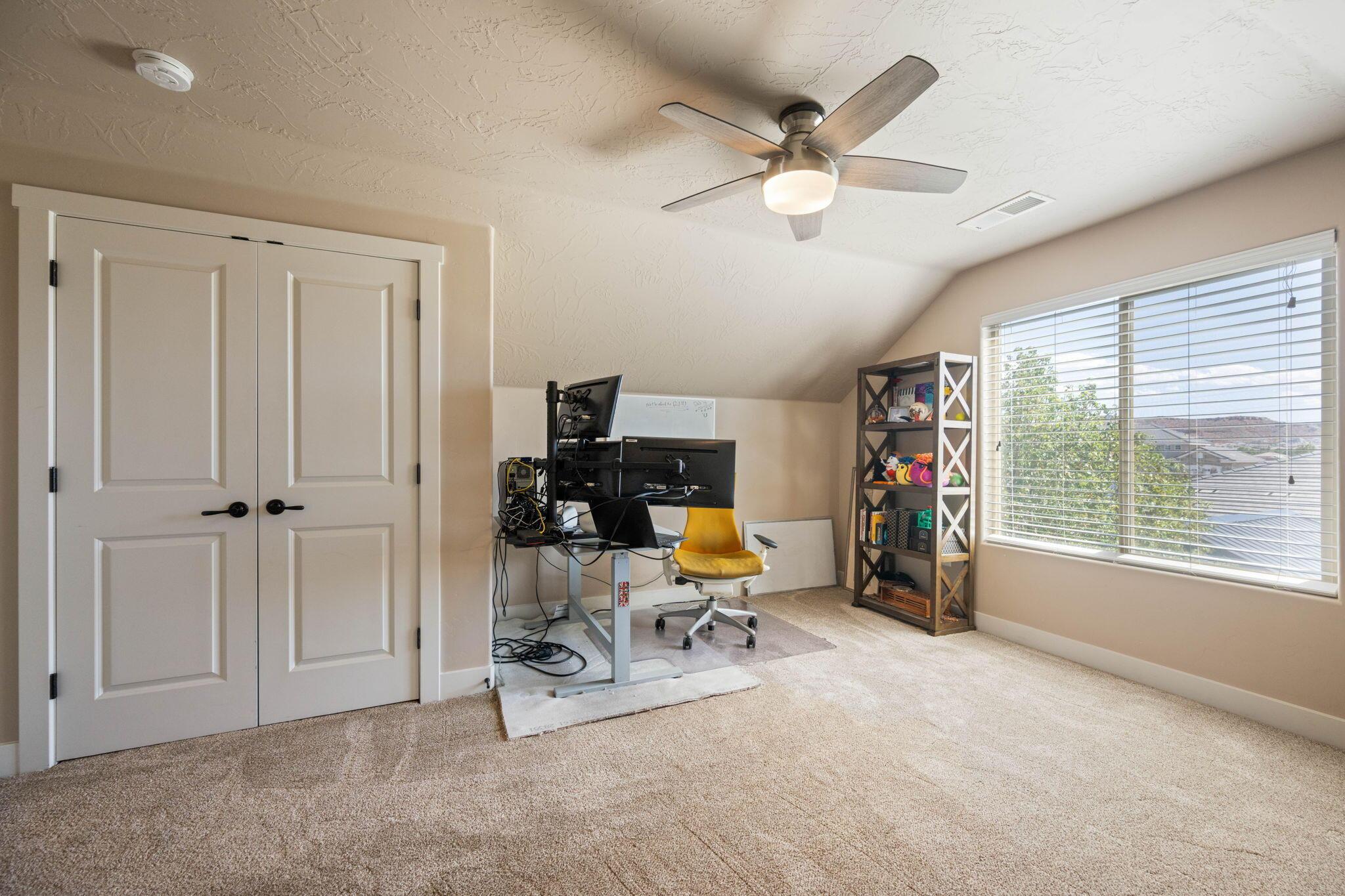 St George, Utah, 84790, United States, 6 Bedrooms Bedrooms, ,4 BathroomsBathrooms,Residential,For Sale,1981692