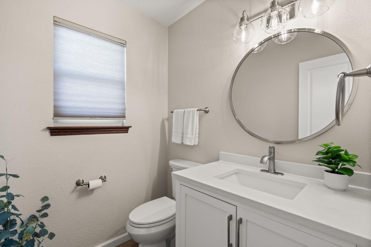 Albuquerque, New Mexico, 87111, United States, 4 Bedrooms Bedrooms, ,3 BathroomsBathrooms,Residential,For Sale,1985317