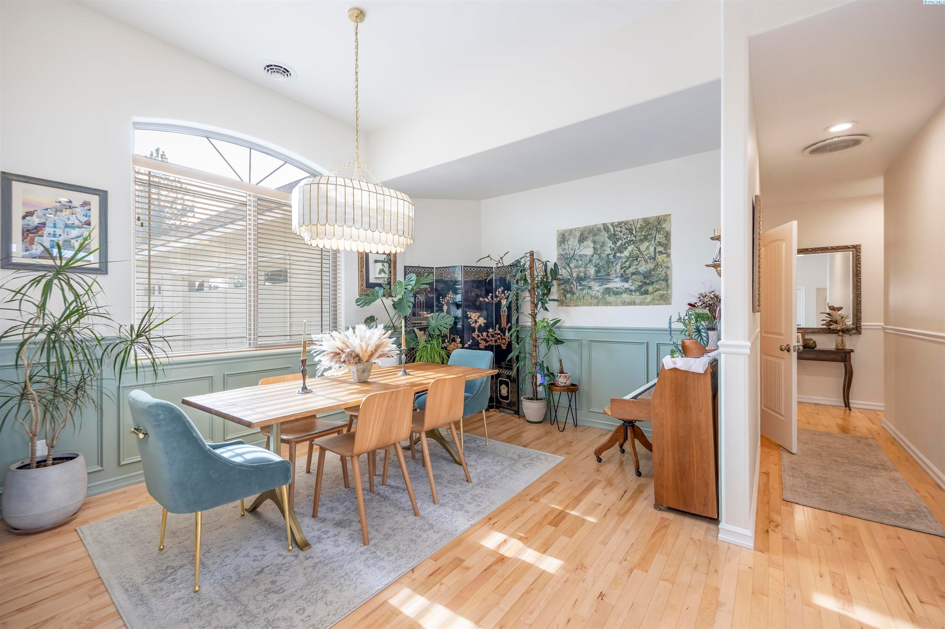 Pasco, Washington, 99301, United States, 3 Bedrooms Bedrooms, ,3 BathroomsBathrooms,Residential,For Sale,1981620