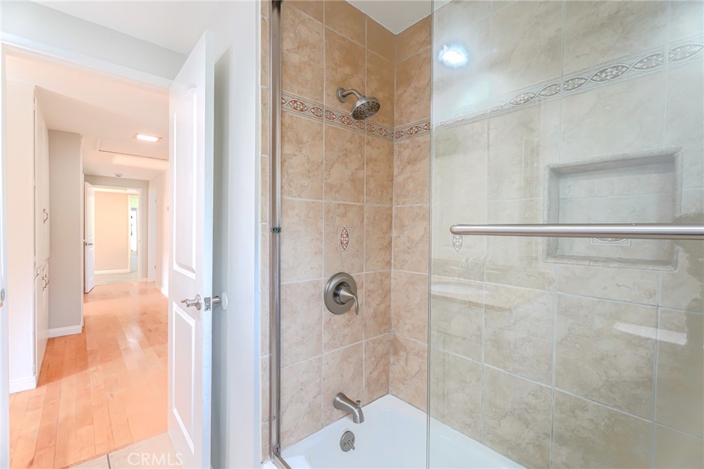 Woodland Hills, California, 91367, United States, 4 Bedrooms Bedrooms, ,3 BathroomsBathrooms,Residential,For Sale,1987508