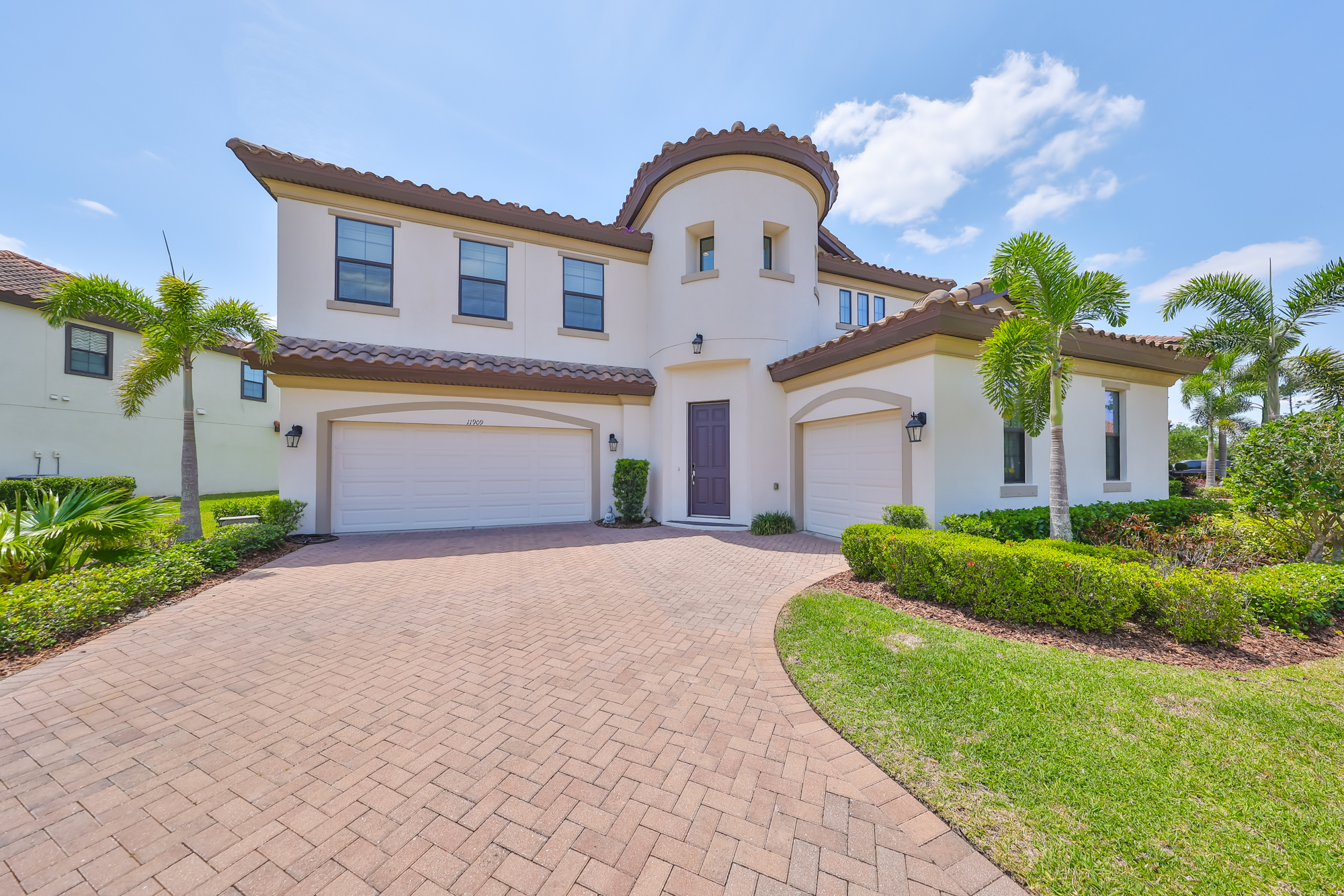 Riverview, Florida, 33579, United States, 5 Bedrooms Bedrooms, ,5 BathroomsBathrooms,Residential,For Sale,1944782
