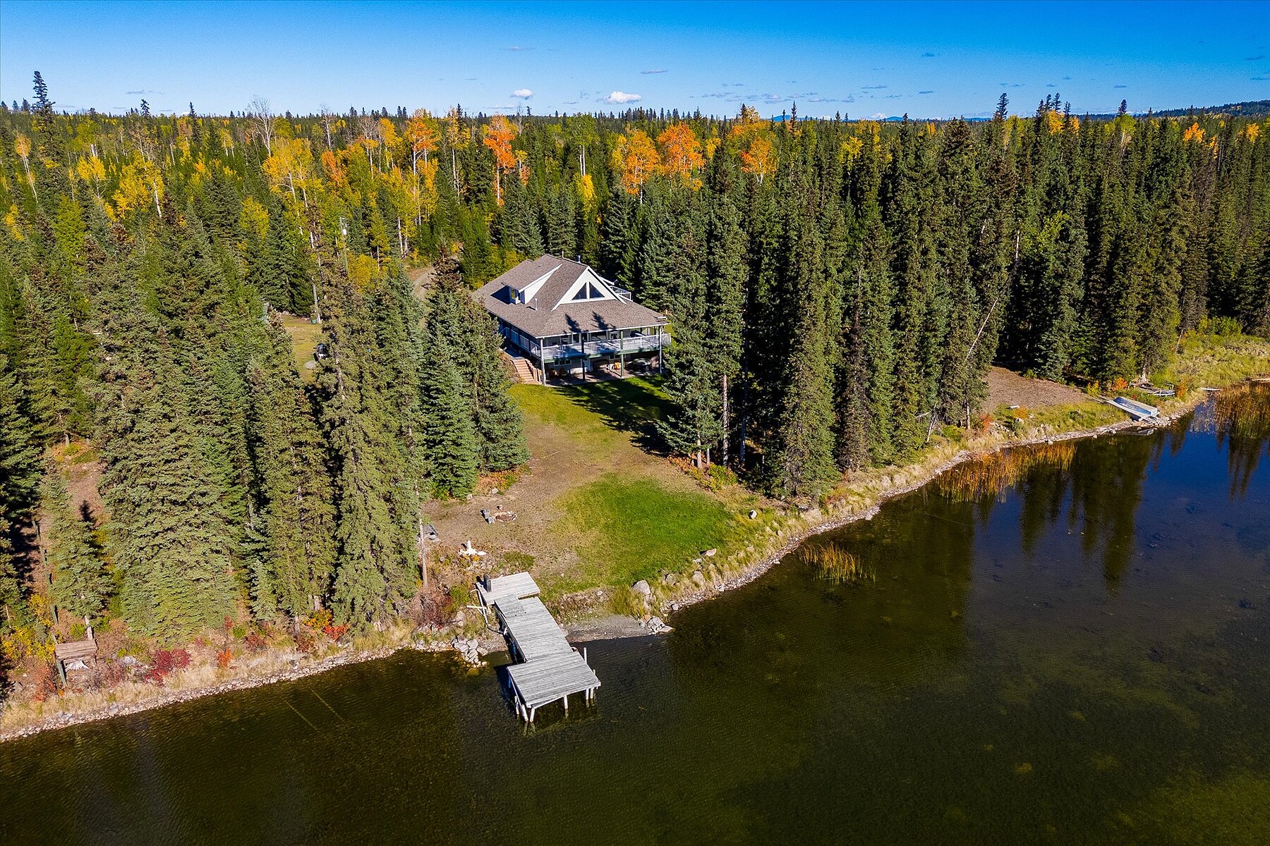  Private Waterfront Estate - 物件實景
