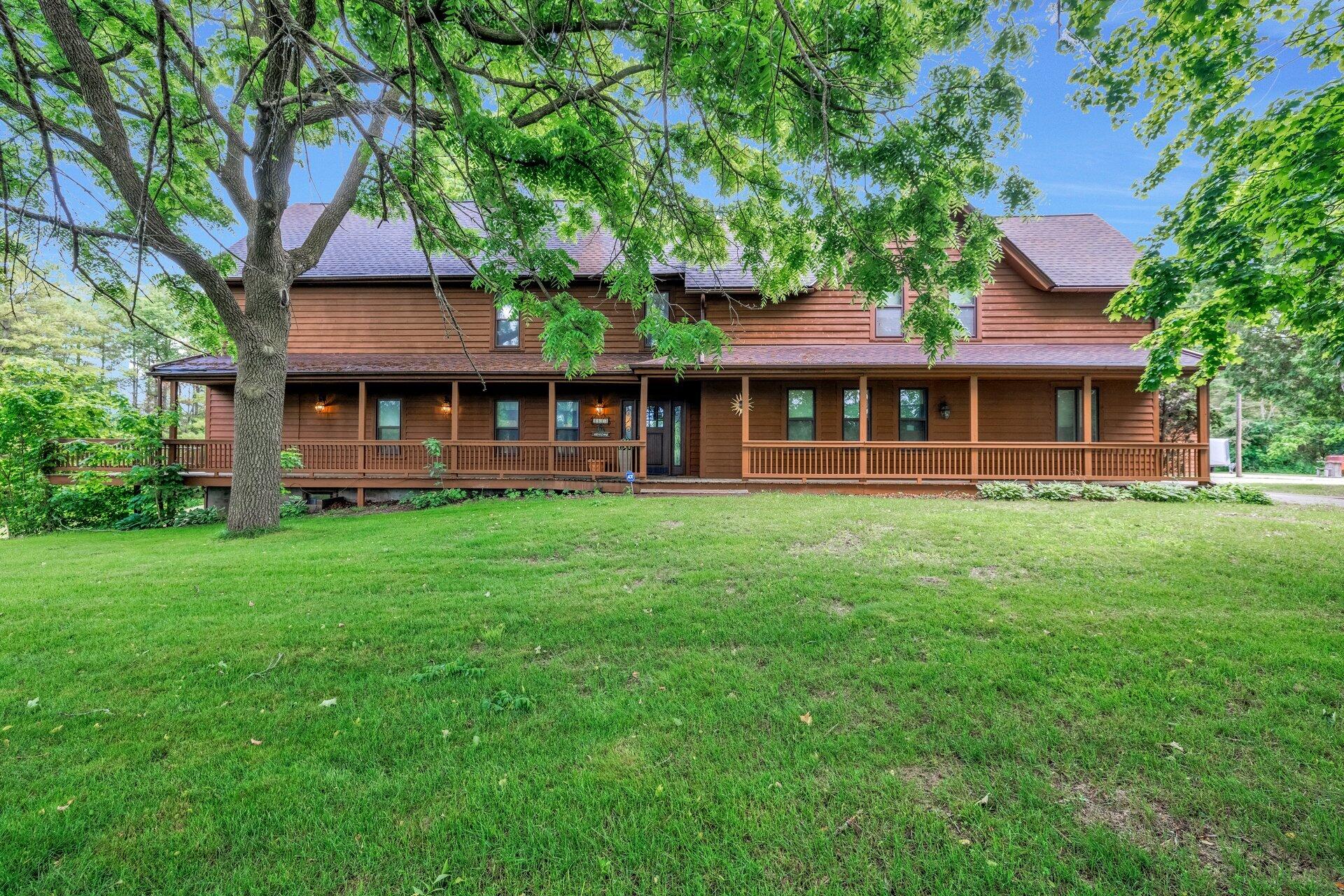 Saukville, Wisconsin, 53080, United States, 4 Bedrooms Bedrooms, ,4 BathroomsBathrooms,Residential,For Sale,1877225