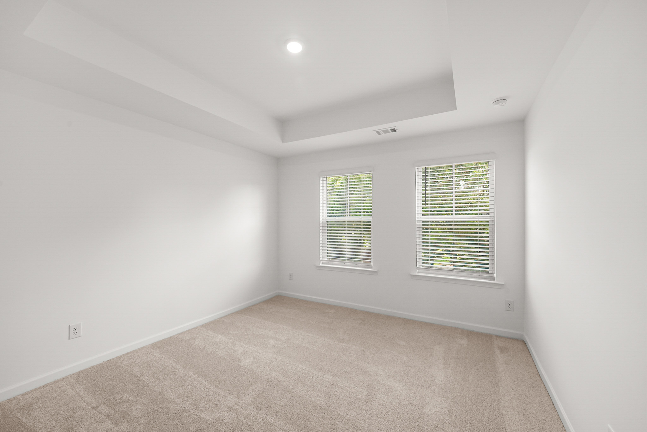  Better Than New Townhome is Ready Today - 物件實景