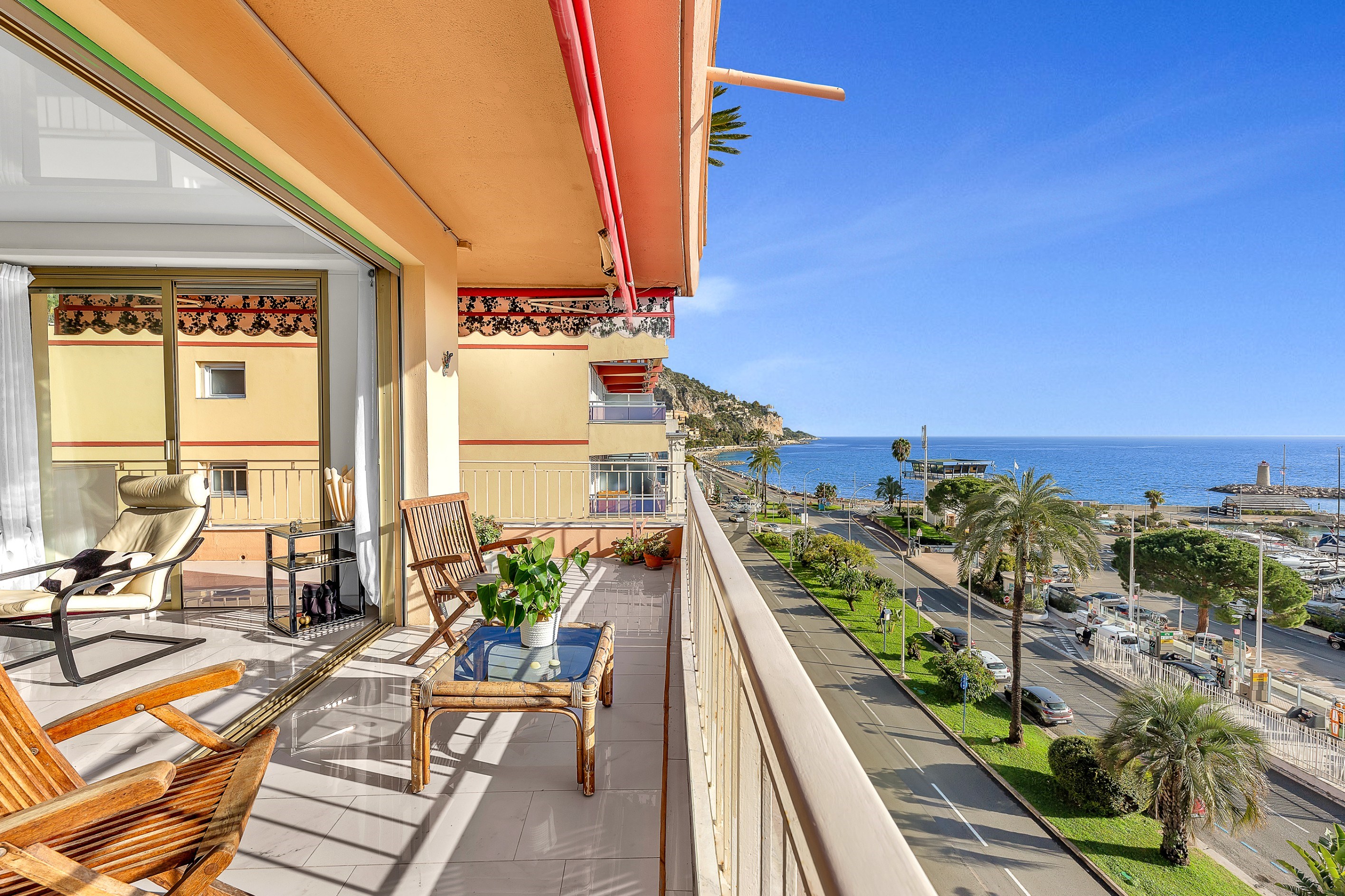  Seafront 2-bed apartment + Garage in Menton Garavan and panoramic sea view - 物件實景