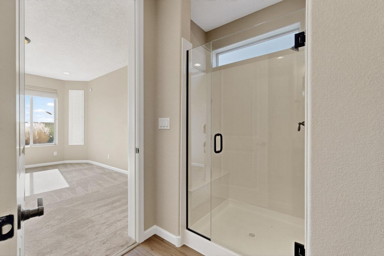 Albuquerque, New Mexico, 87120, United States, 3 Bedrooms Bedrooms, ,2 BathroomsBathrooms,Residential,For Sale,1996094