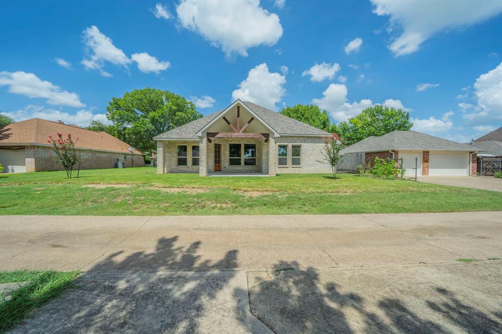 Duncanville, Texas, 75137, United States, 4 Bedrooms Bedrooms, ,3 BathroomsBathrooms,Residential,For Sale,1984121