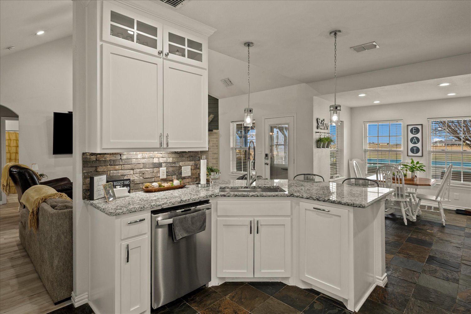 Caddo Mills, Texas, 75135, United States, 3 Bedrooms Bedrooms, ,2 BathroomsBathrooms,Residential,For Sale,2010316