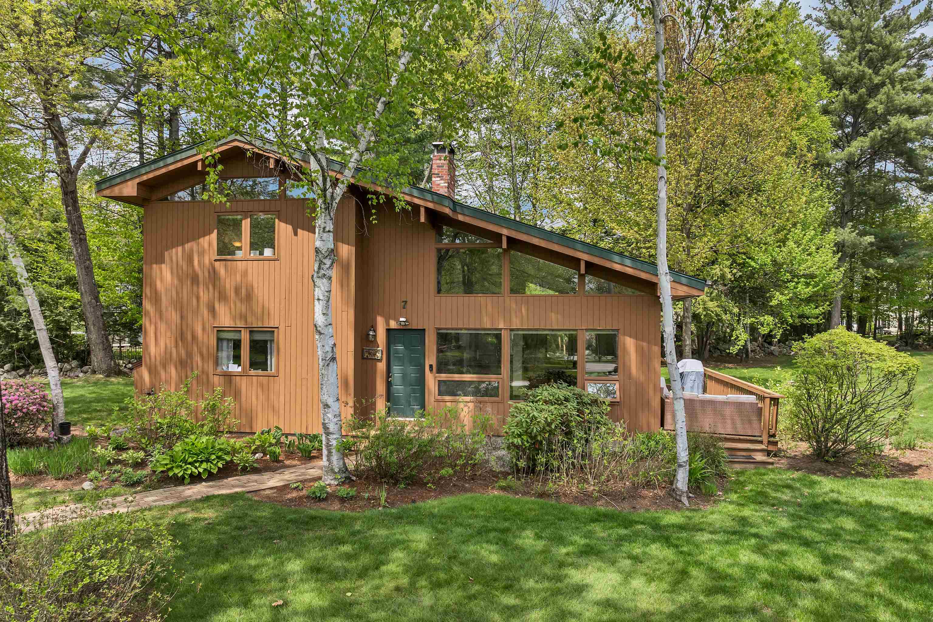 Laconia, New Hampshire, 03246, United States, 3 Bedrooms Bedrooms, ,2 BathroomsBathrooms,Residential,For Sale,1938824