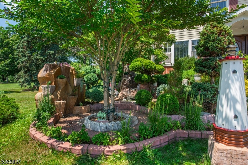Pompton Lakes Boro, New Jersey, 07442, United States, 3 Bedrooms Bedrooms, ,3 BathroomsBathrooms,Residential,For Sale,1875678