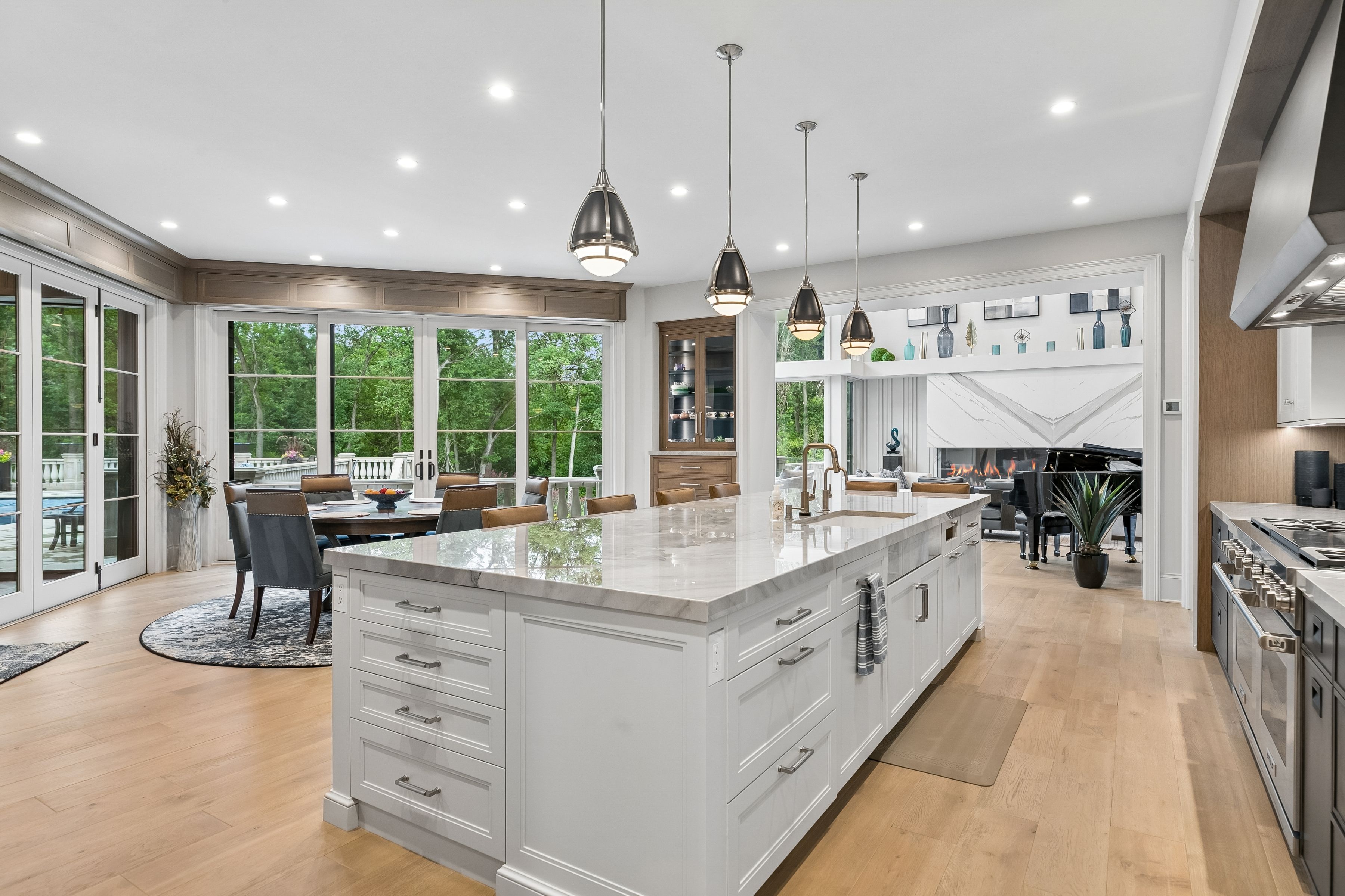  Timeless Elegance on a Private North Oaks Setting - 物件實景