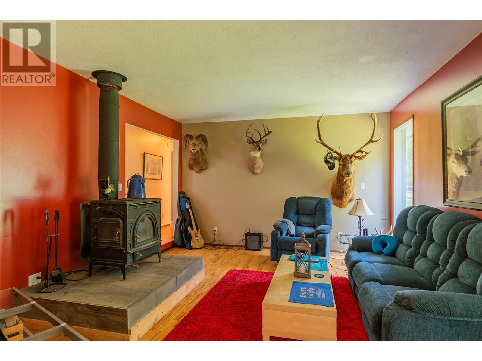 WINLAW, British Columbia, V0G 2J0, CA, 3 Bedrooms Bedrooms, ,2 BathroomsBathrooms,Residential,For Sale,1839031