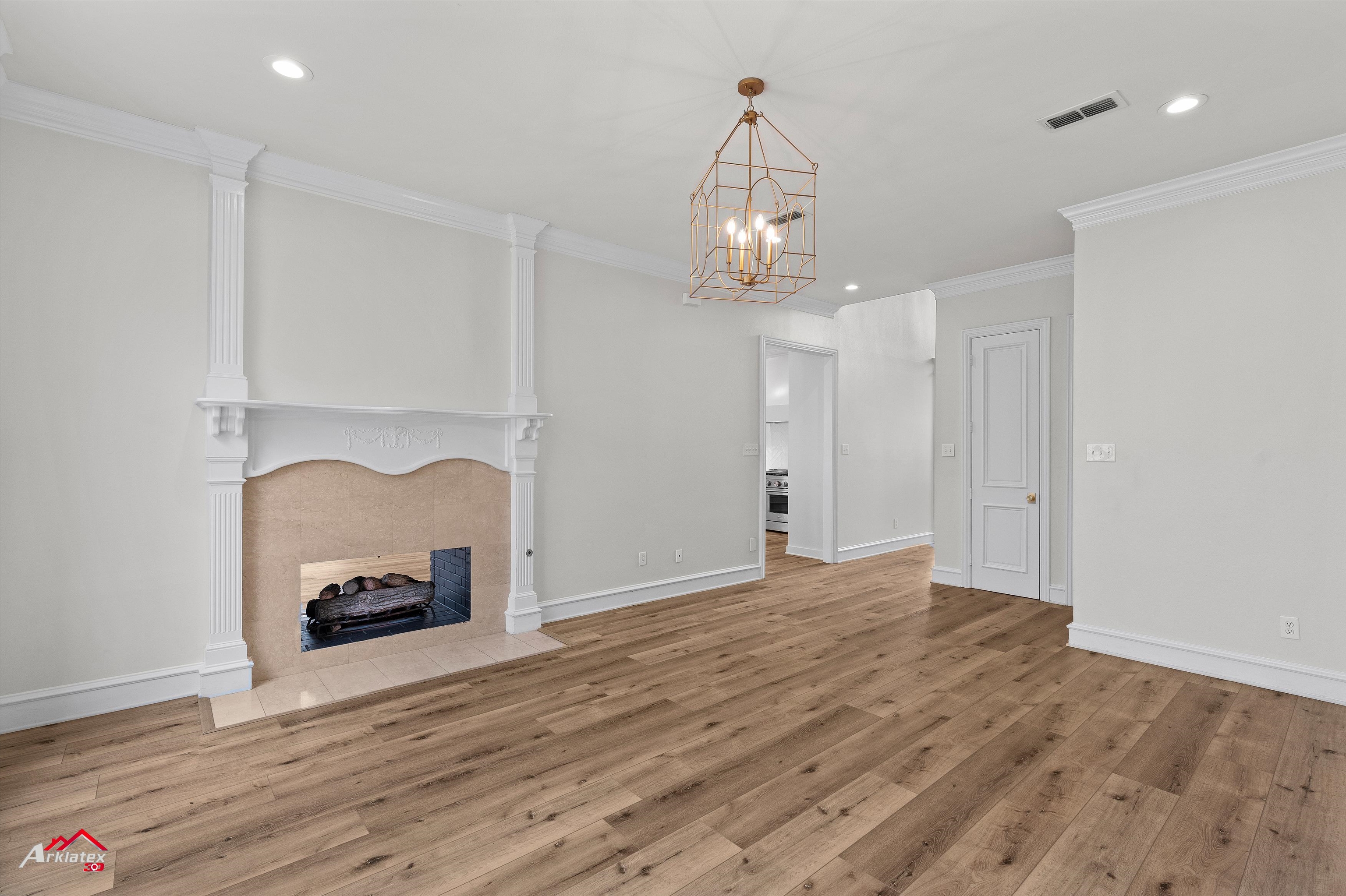 Henderson, Texas, 75703, United States, 5 Bedrooms Bedrooms, ,4 BathroomsBathrooms,Residential,For Sale,1934371