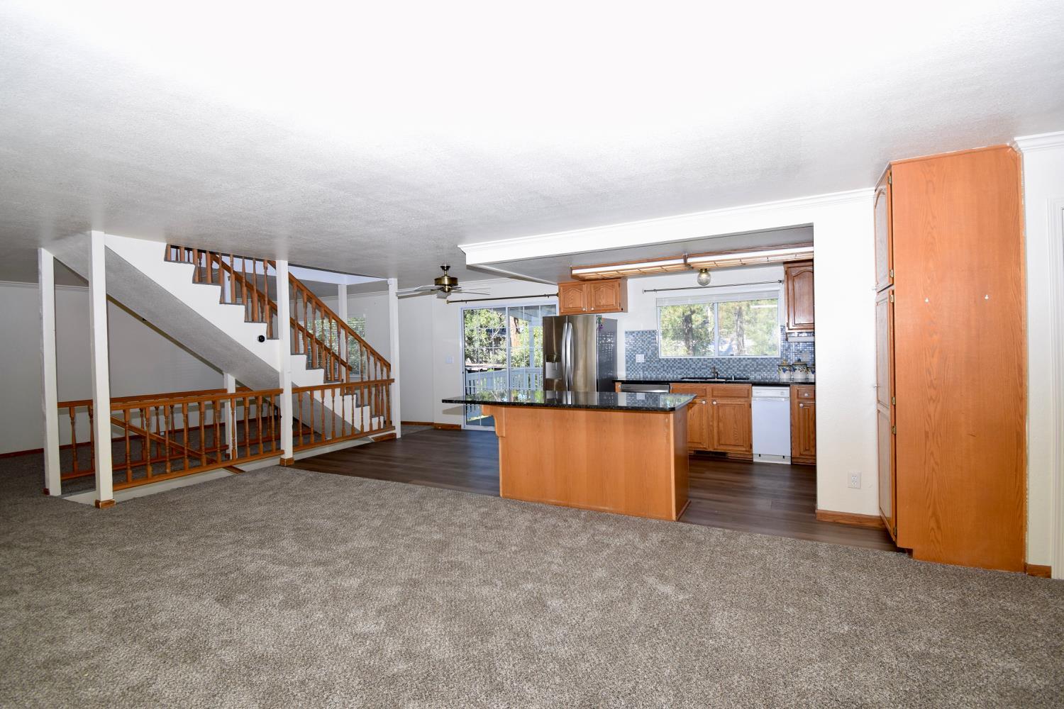 Oakhurst, California, 93644, United States, 4 Bedrooms Bedrooms, ,3 BathroomsBathrooms,Residential,For Sale,1984203