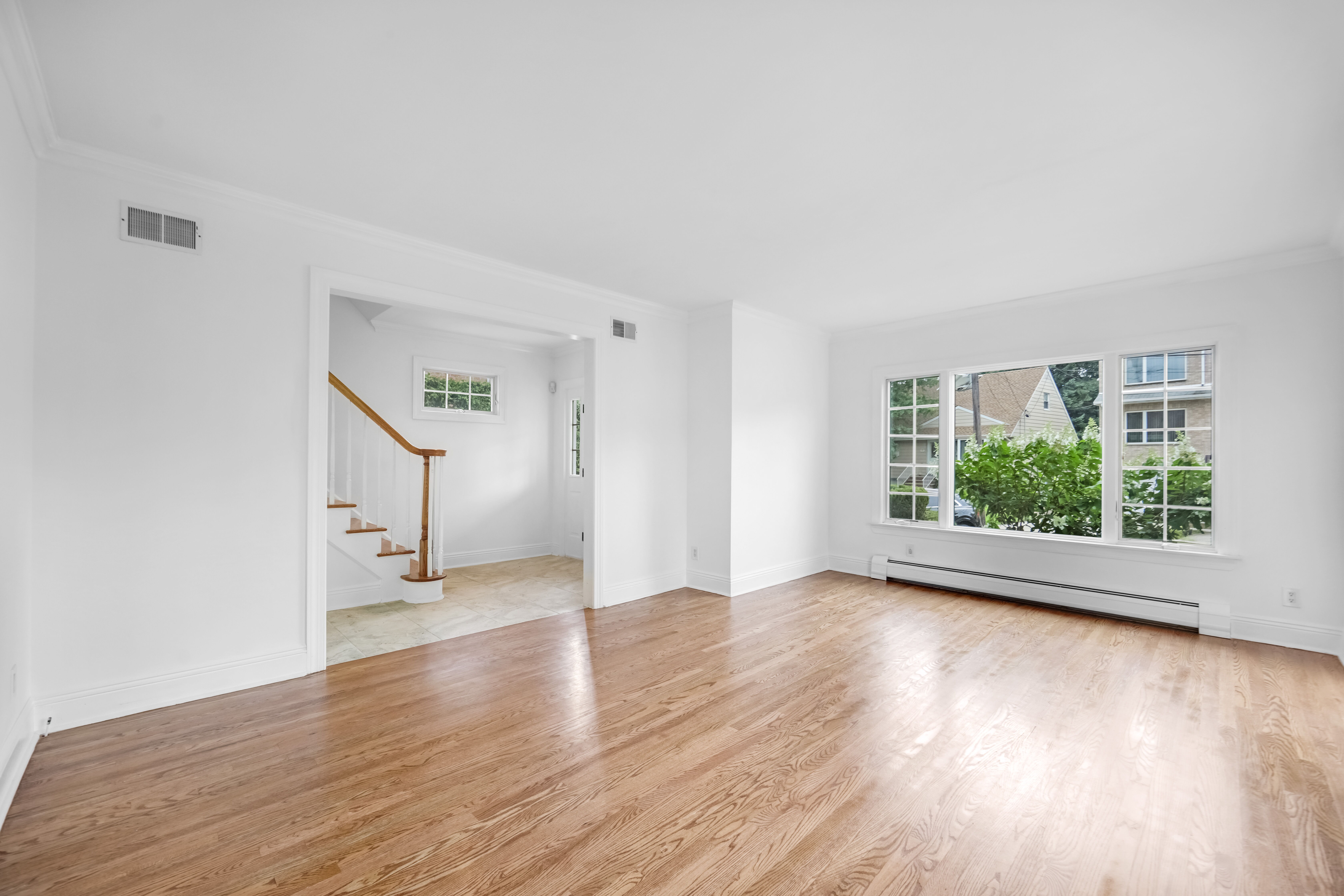 Fort Lee, New Jersey, 07024, United States, 5 Bedrooms Bedrooms, ,4 BathroomsBathrooms,Residential,For Sale,1981309