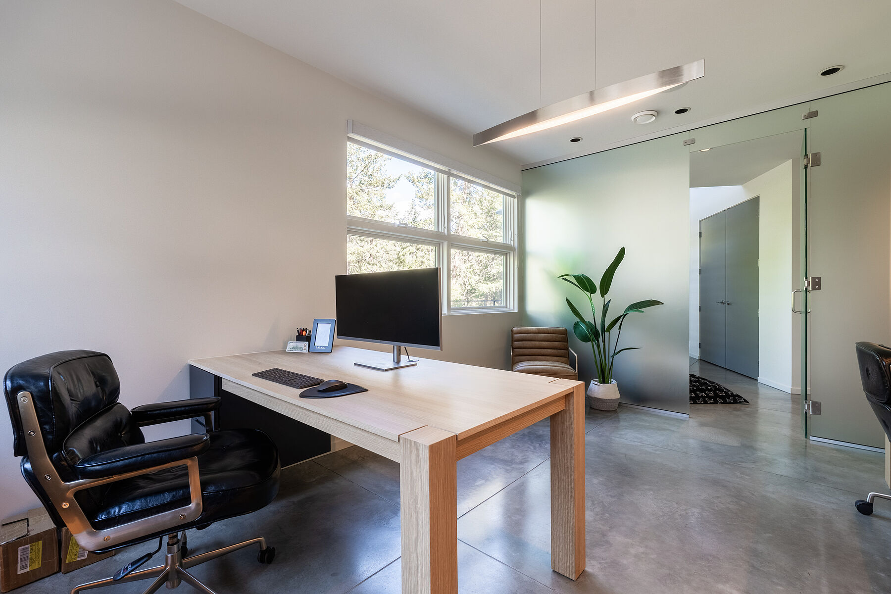  Architectural Glenmore Home - 物件實景