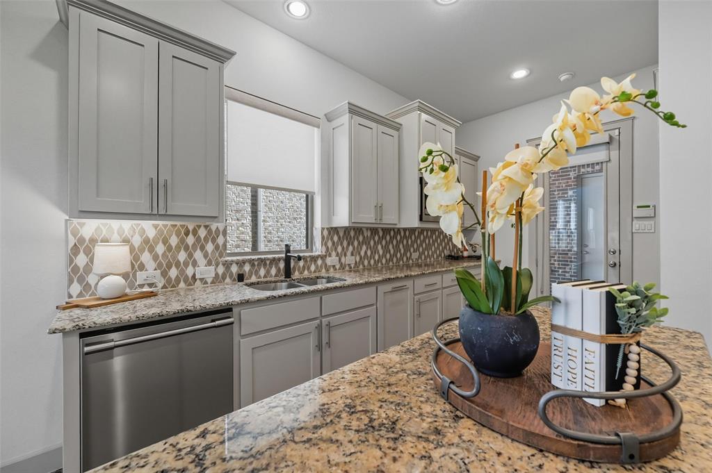 Arlington, Texas, 76005, United States, 4 Bedrooms Bedrooms, ,4 BathroomsBathrooms,Residential,For Sale,1947984
