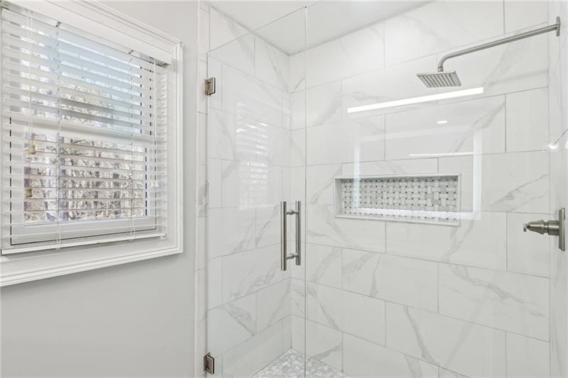 Buford, Georgia, 30518, United States, 6 Bedrooms Bedrooms, ,5 BathroomsBathrooms,Residential,For Sale,1976033