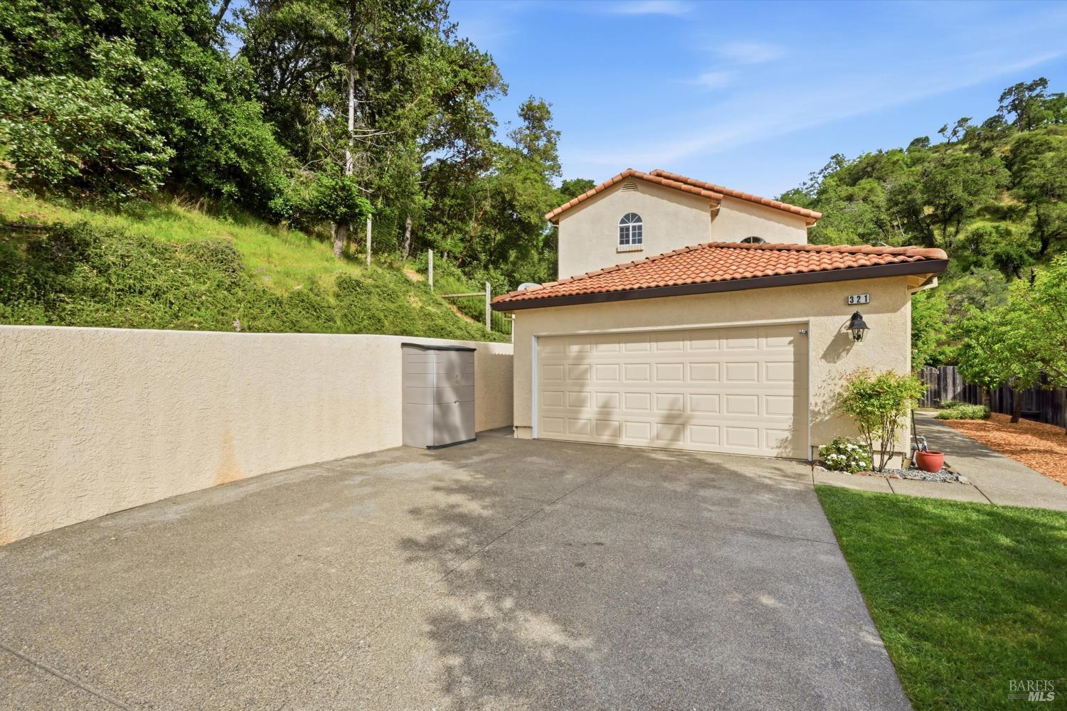 Cloverdale, California, 95425, United States, 4 Bedrooms Bedrooms, ,3 BathroomsBathrooms,Residential,For Sale,2032669