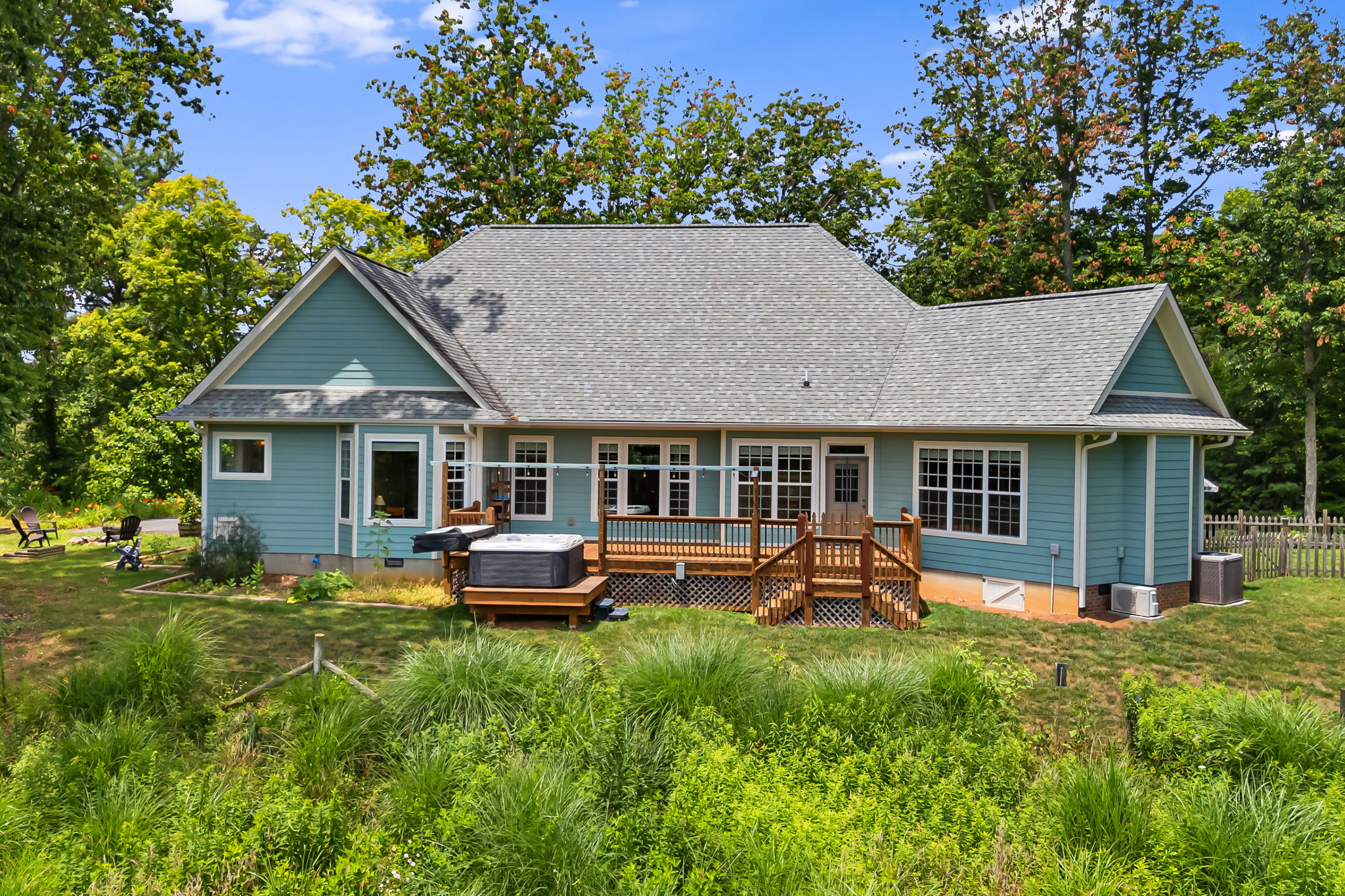 Mars Hill, North Carolina, 28754, United States, 3 Bedrooms Bedrooms, ,3 BathroomsBathrooms,Residential,For Sale,1923227