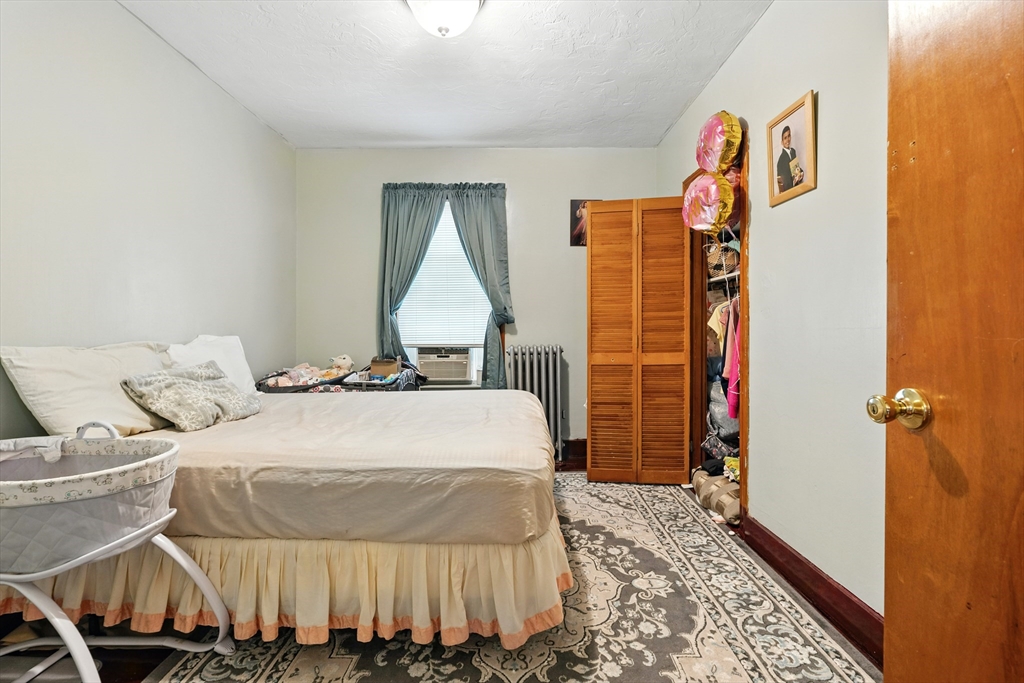 Worcester, Massachusetts, 01603, United States, 9 Bedrooms Bedrooms, ,3 BathroomsBathrooms,Residential,For Sale,1927945