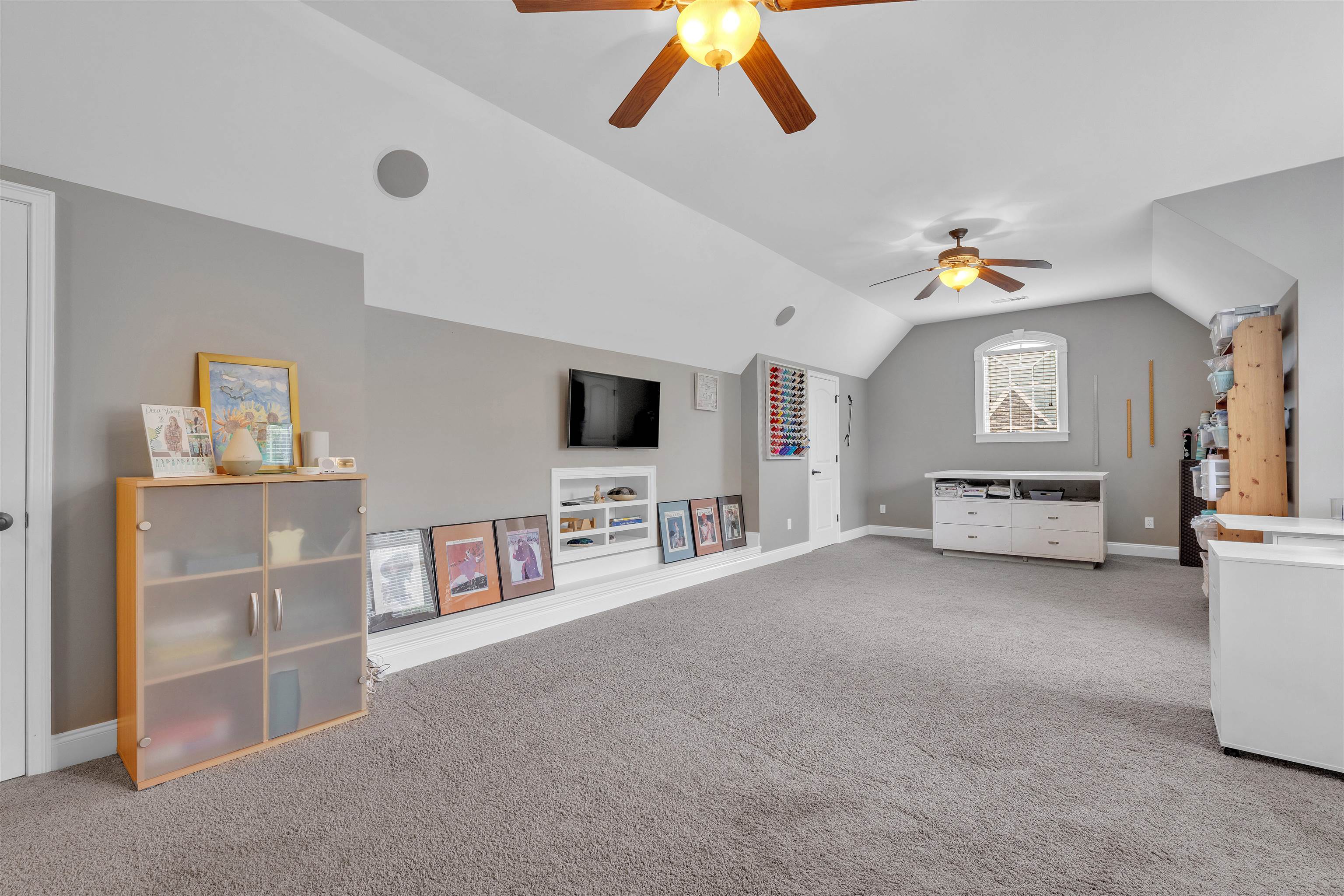 spartanburg, South Carolina, 29301, United States, 5 Bedrooms Bedrooms, ,4 BathroomsBathrooms,Residential,For Sale,1913401