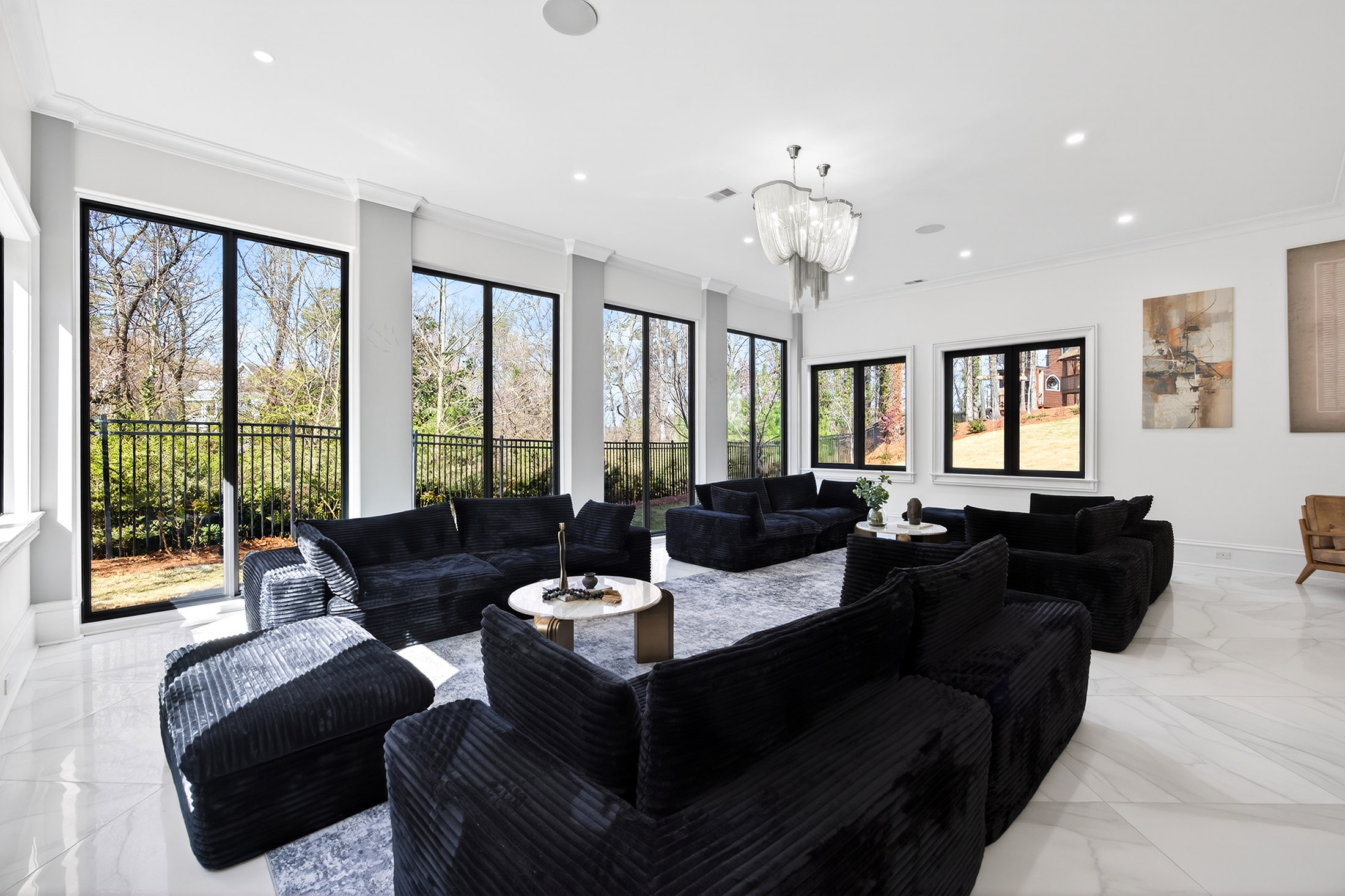  Exceptional Gated Estate with Resort-caliber Grounds - 物件實景