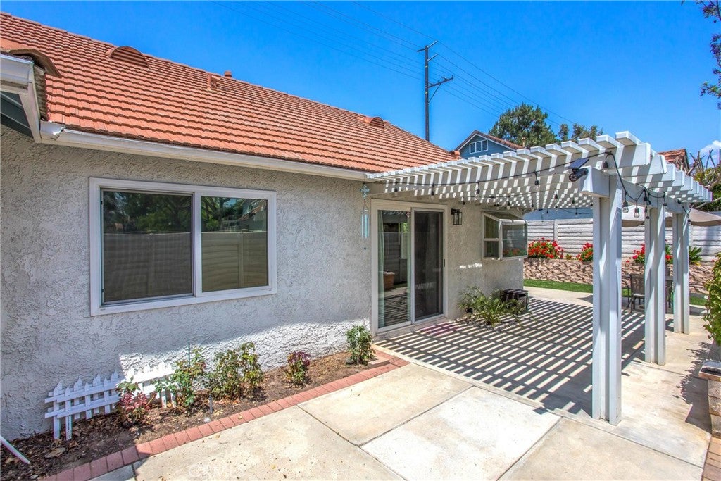 Redlands, California, 92374, United States, 3 Bedrooms Bedrooms, ,2 BathroomsBathrooms,Residential,For Sale,1936879