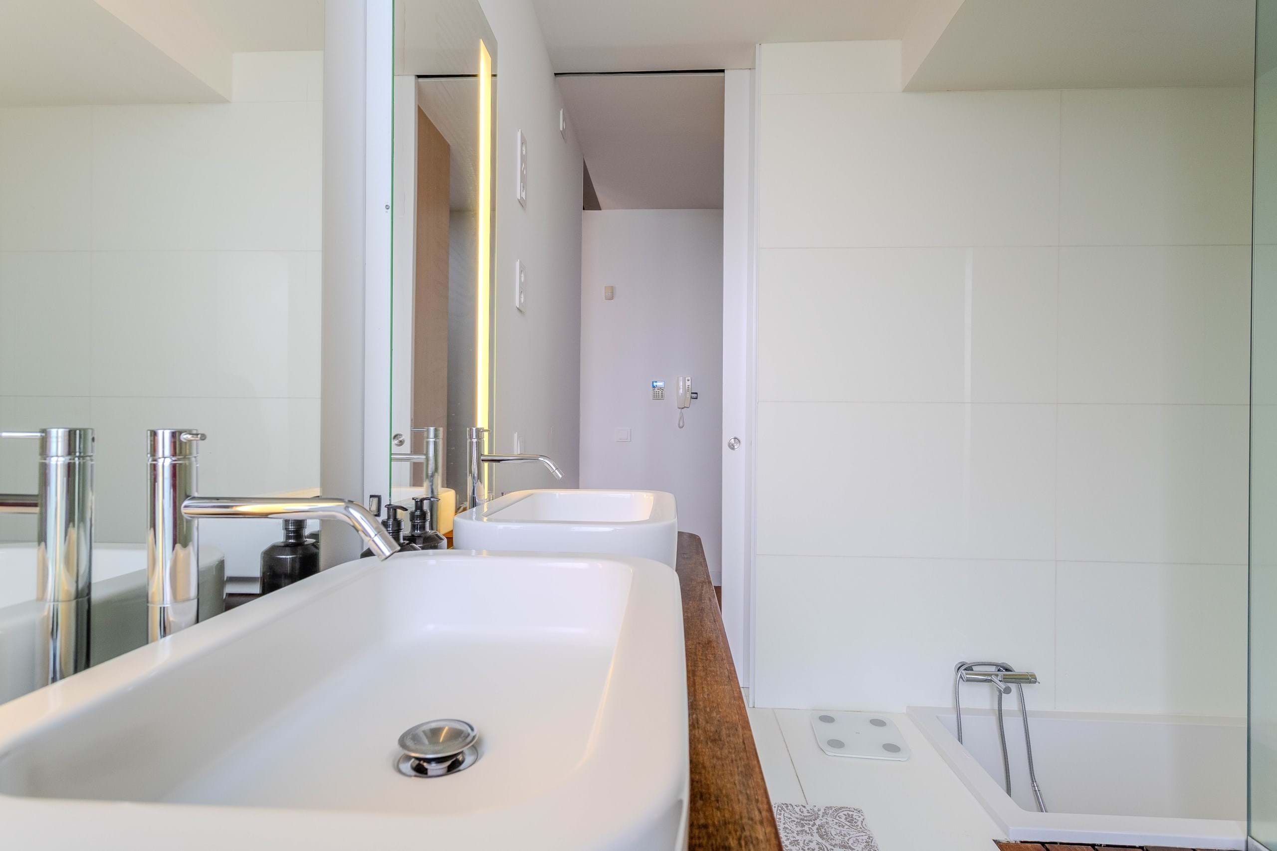Ponta Delgada, Ilha de São Miguel, 9560-501, PT, 3 Bedrooms Bedrooms, ,4 BathroomsBathrooms,Residential,For Sale,1826448