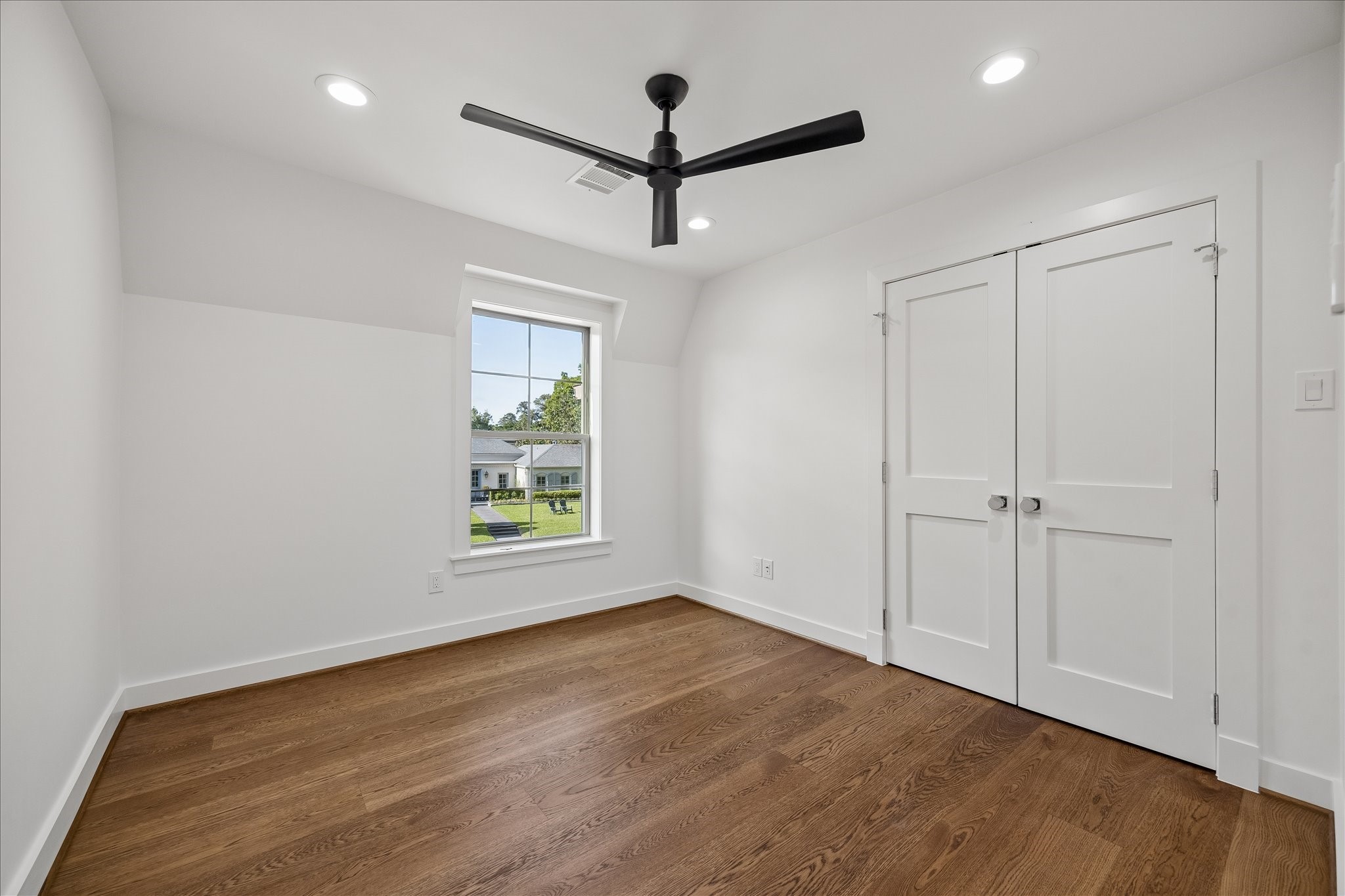  620 Stoneleigh Drive - 物件實景