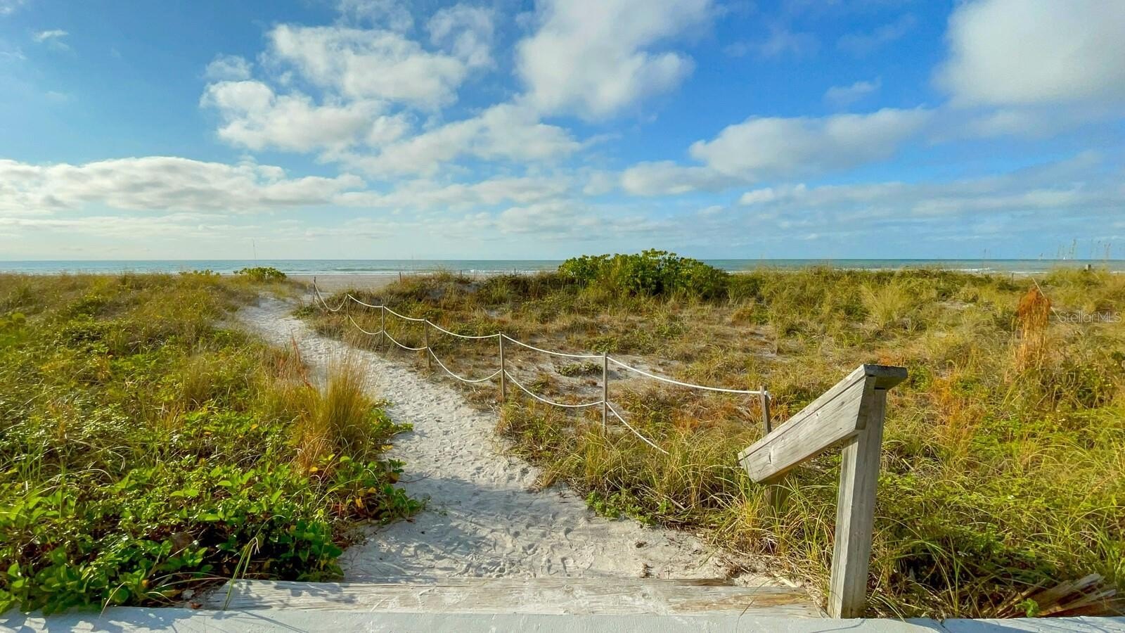 CLEARWATER BEACH, Florida, 33767, United States, 2 Bedrooms Bedrooms, ,2 BathroomsBathrooms,Residential,For Sale,1976366