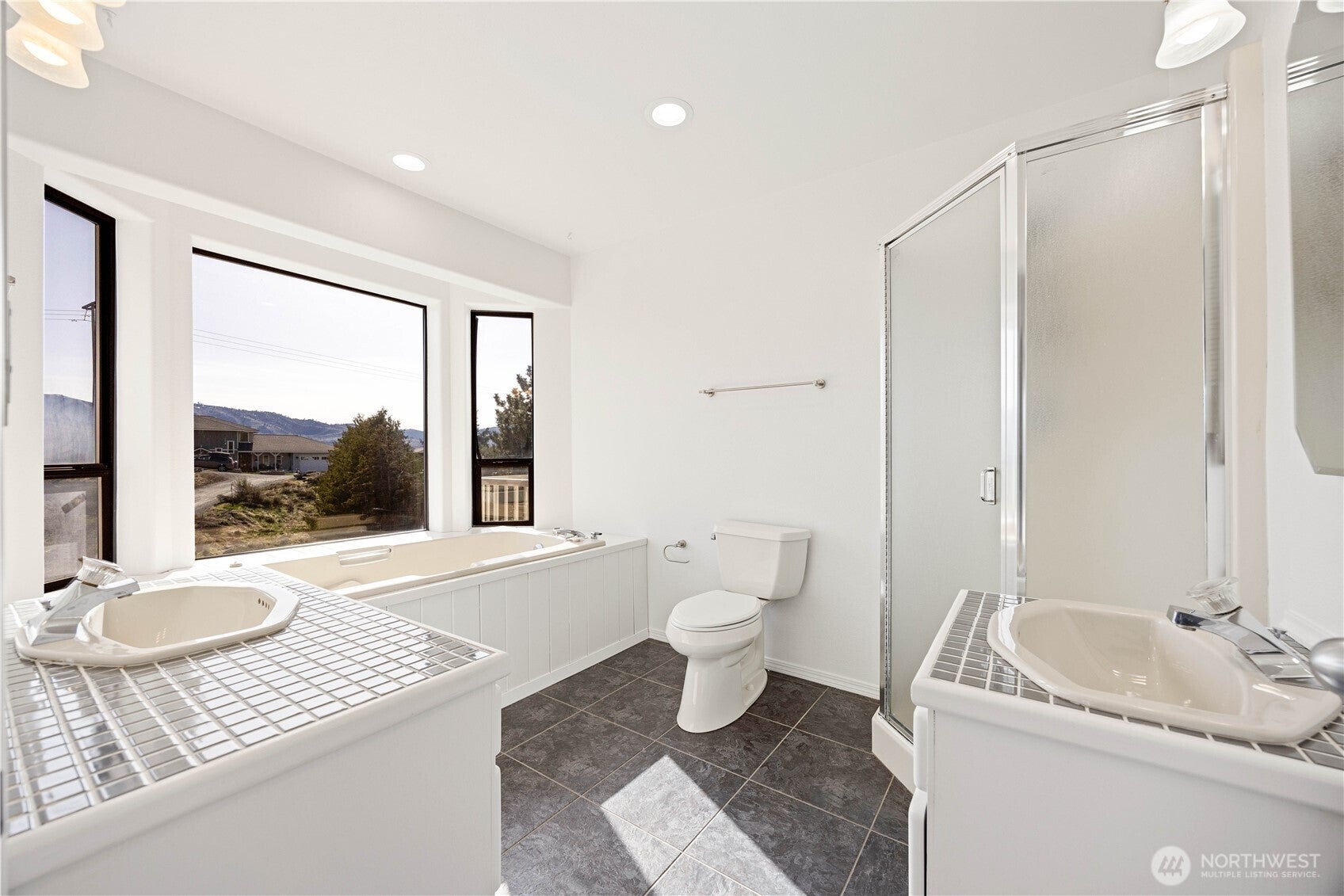 Chelan, Washington, 98816, United States, 3 Bedrooms Bedrooms, ,2 BathroomsBathrooms,Residential,For Sale,1766937