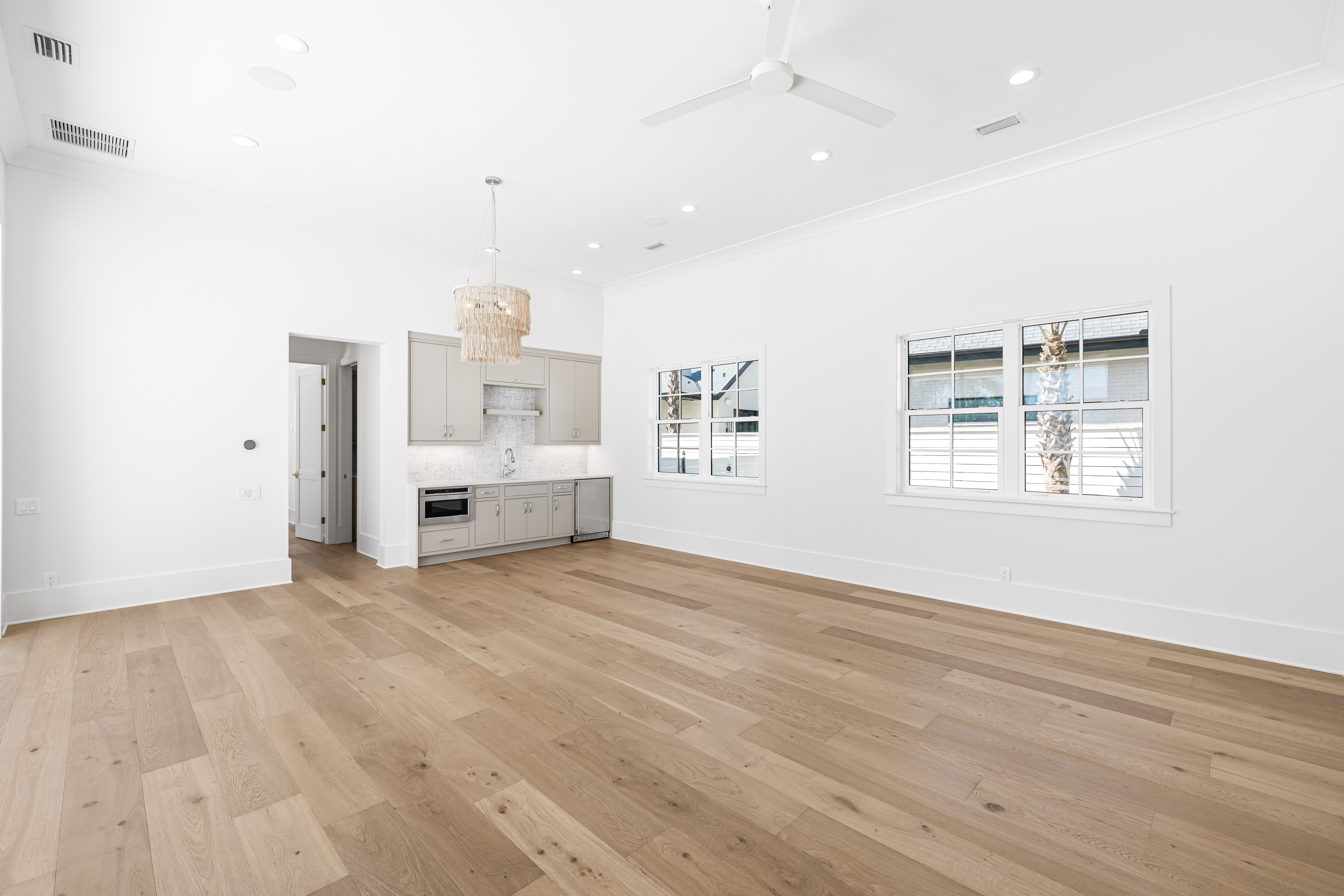  Magnificent Half-Acre Estate With Outdoor Oasis and Casita - 物件實景