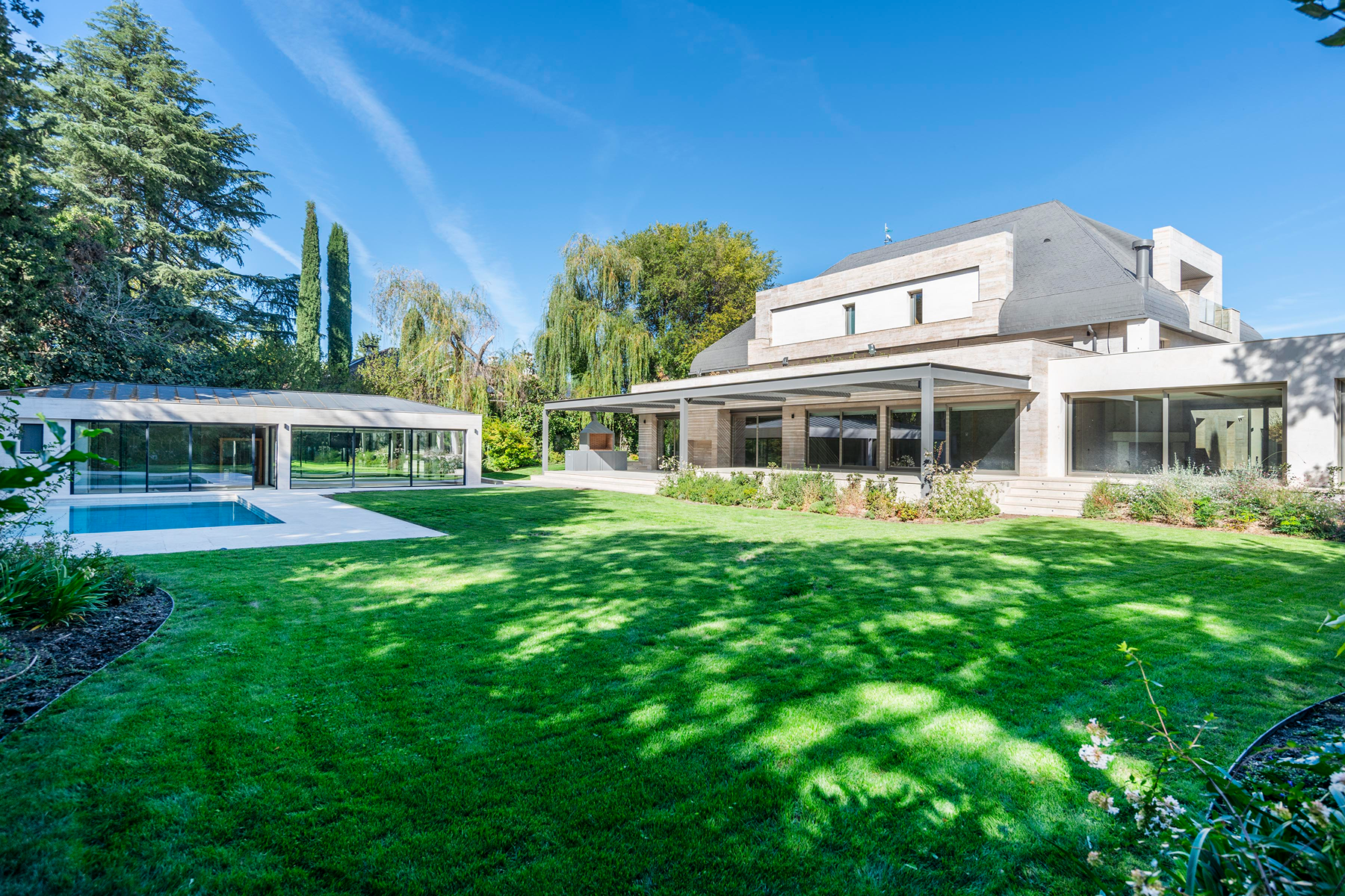  Contemporary villa with exceptional privacy in La Moraleja - 物件實景