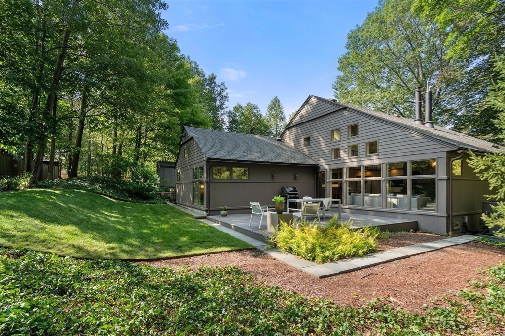 Brookline, Massachusetts, 02467, United States, 3 Bedrooms Bedrooms, ,3 BathroomsBathrooms,Residential,For Sale,1941652