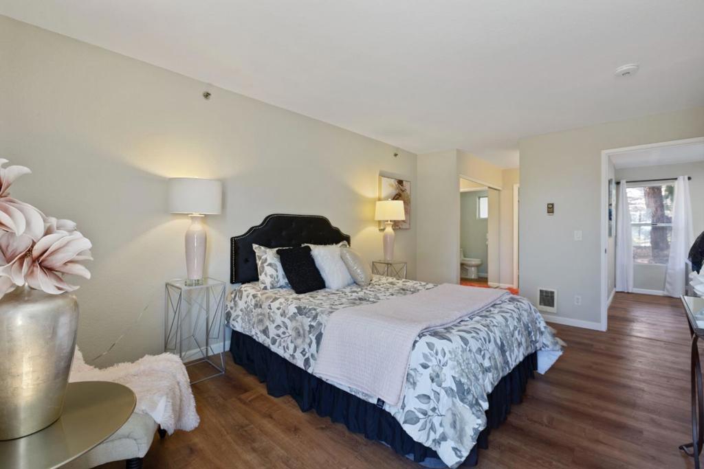 Hayward, California, 94544, United States, 2 Bedrooms Bedrooms, ,2 BathroomsBathrooms,Residential,For Sale,1983988