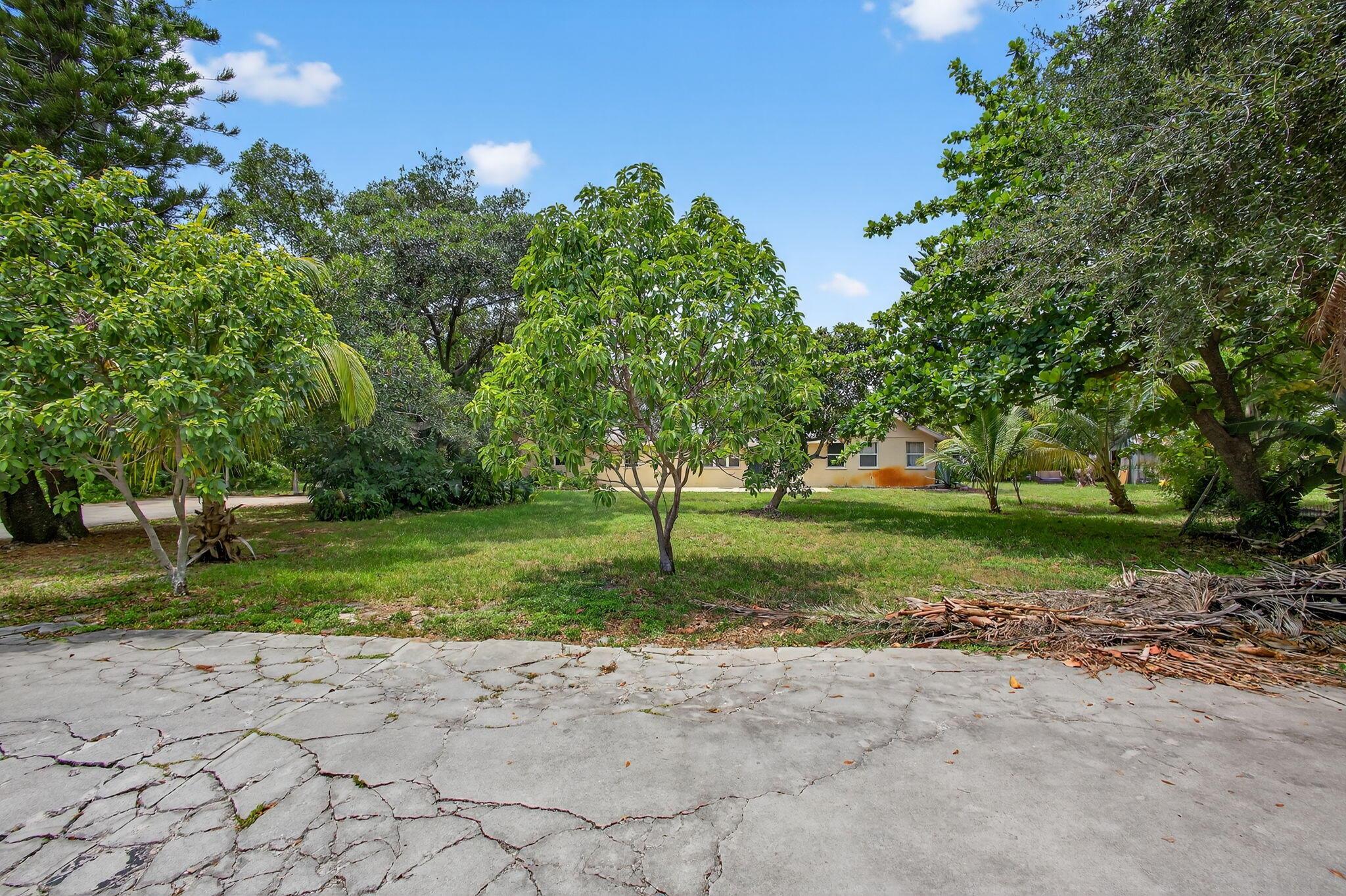 Greenacres, Florida, 33463, United States, 7 Bedrooms Bedrooms, ,6 BathroomsBathrooms,Residential,For Sale,1974684