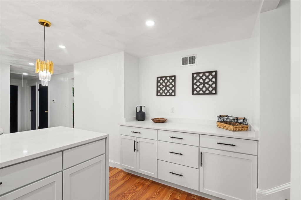 Needham, Massachusetts, 02492, United States, 3 Bedrooms Bedrooms, ,2 BathroomsBathrooms,Residential,For Sale,1847293