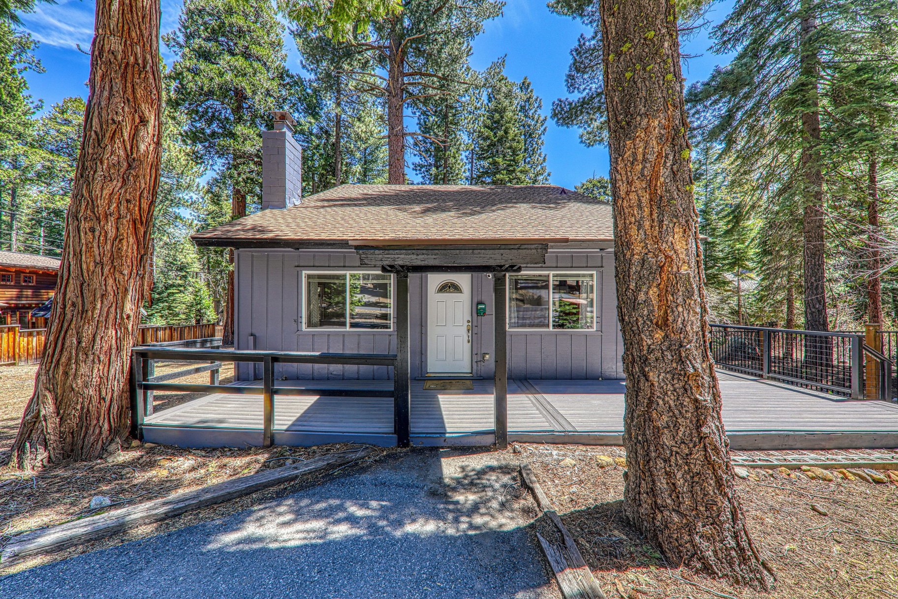  Tucked into a Prime Tahoe City setting - 物件實景