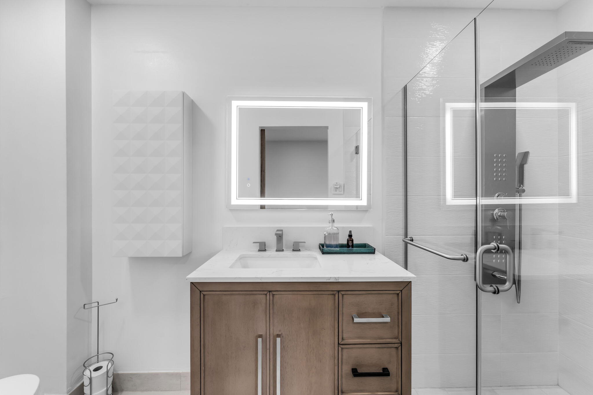 KEY LARGO, Florida, 33037, United States, 4 Bedrooms Bedrooms, ,3 BathroomsBathrooms,Residential,For Sale,1991909